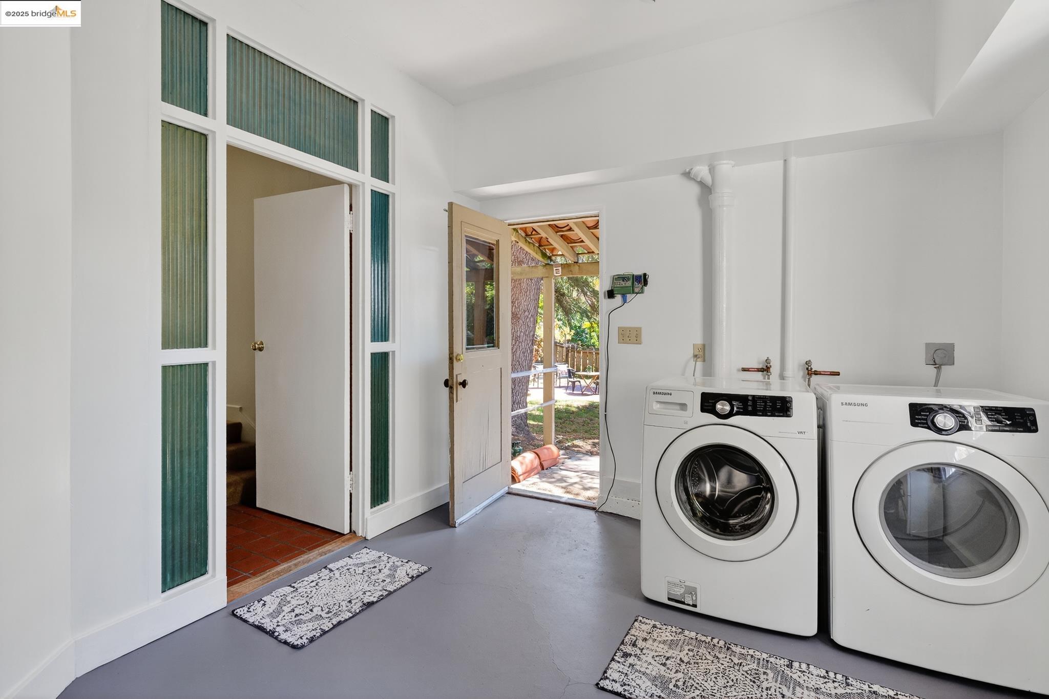 1922 San Antonio Ave