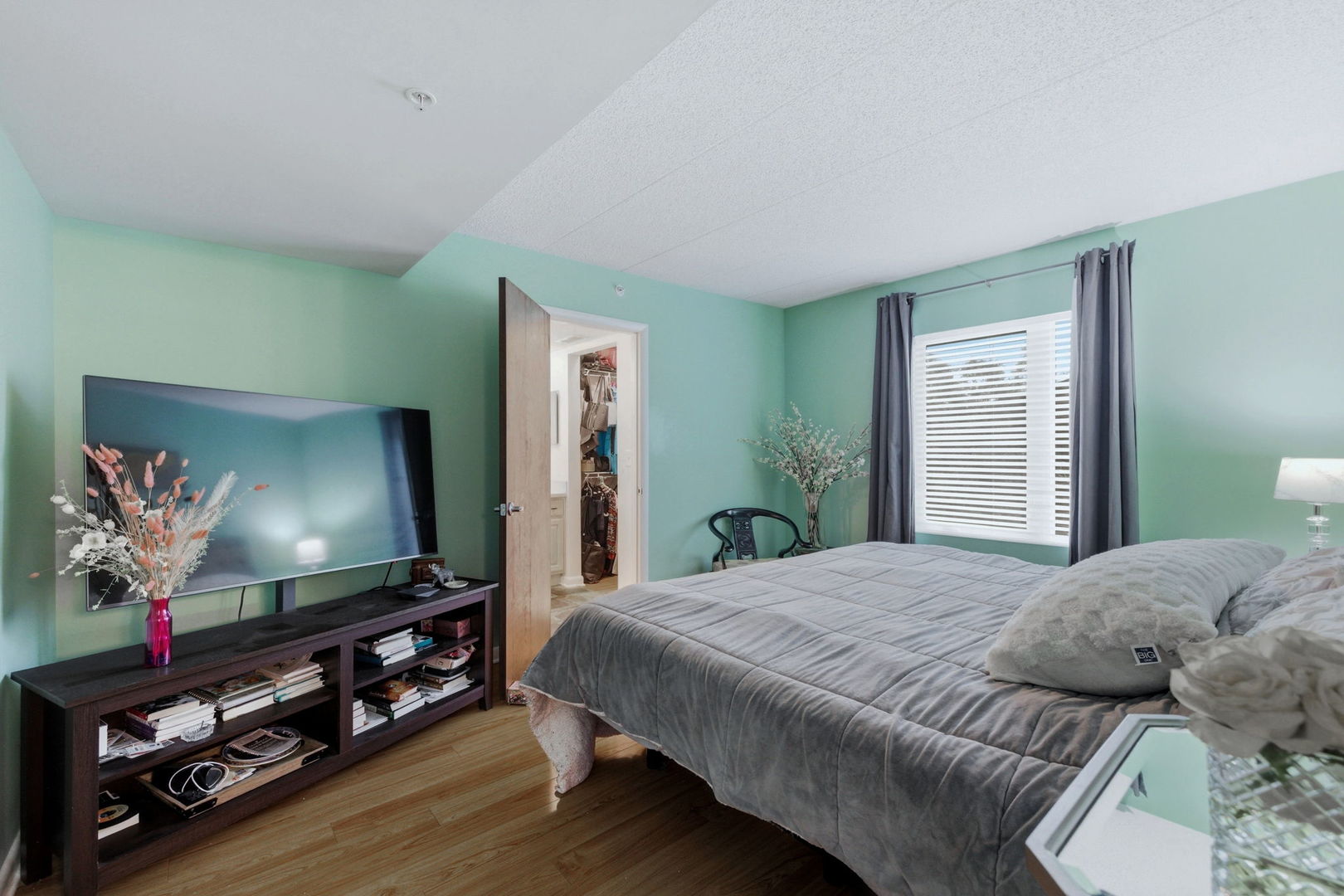 73 W Pier Drive Unit: 201