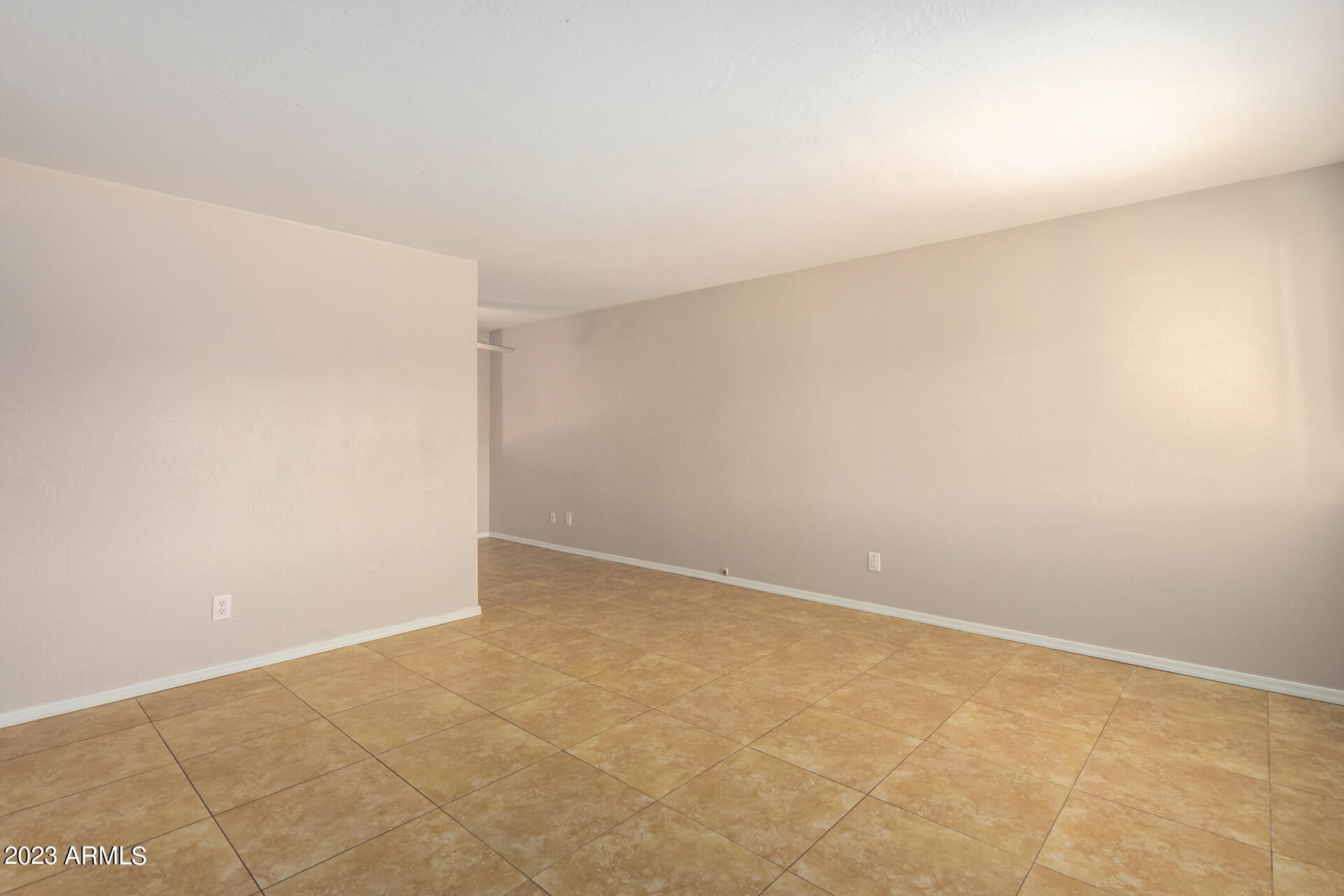 2647 N 71ST Place