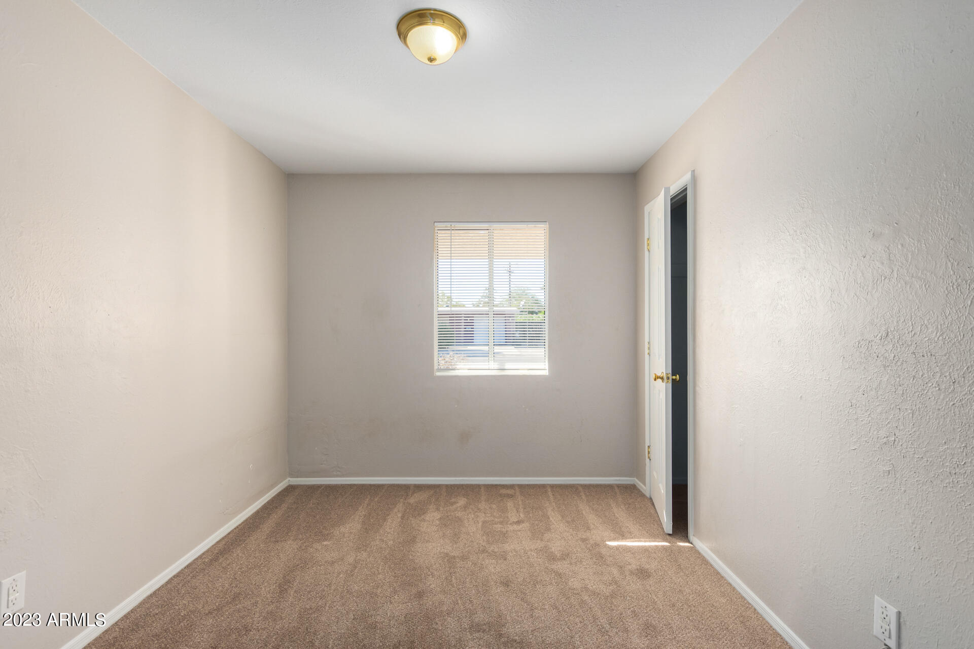 2647 N 71ST Place