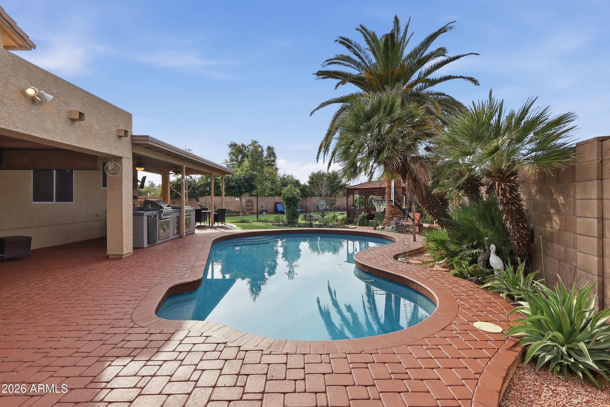 1802 S BRENTWOOD Place