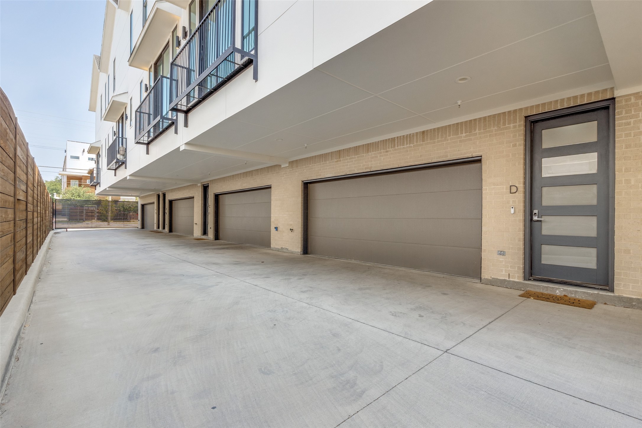 2311 N Carroll Avenue 4