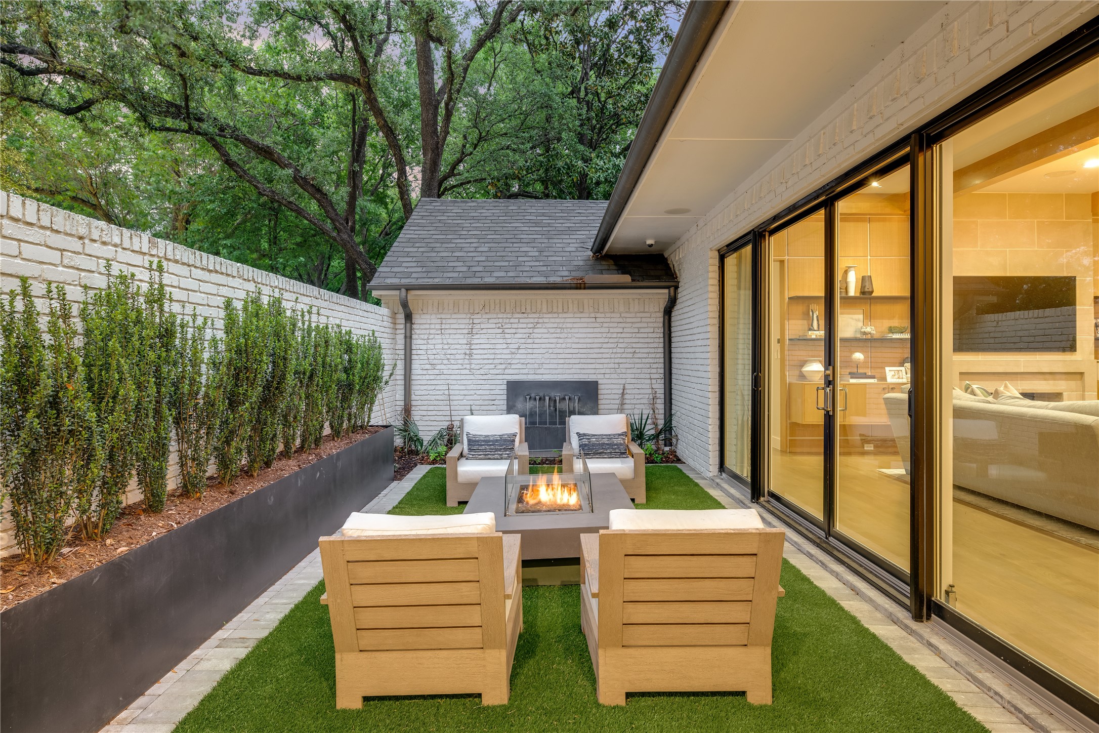11219 Leachman Circle