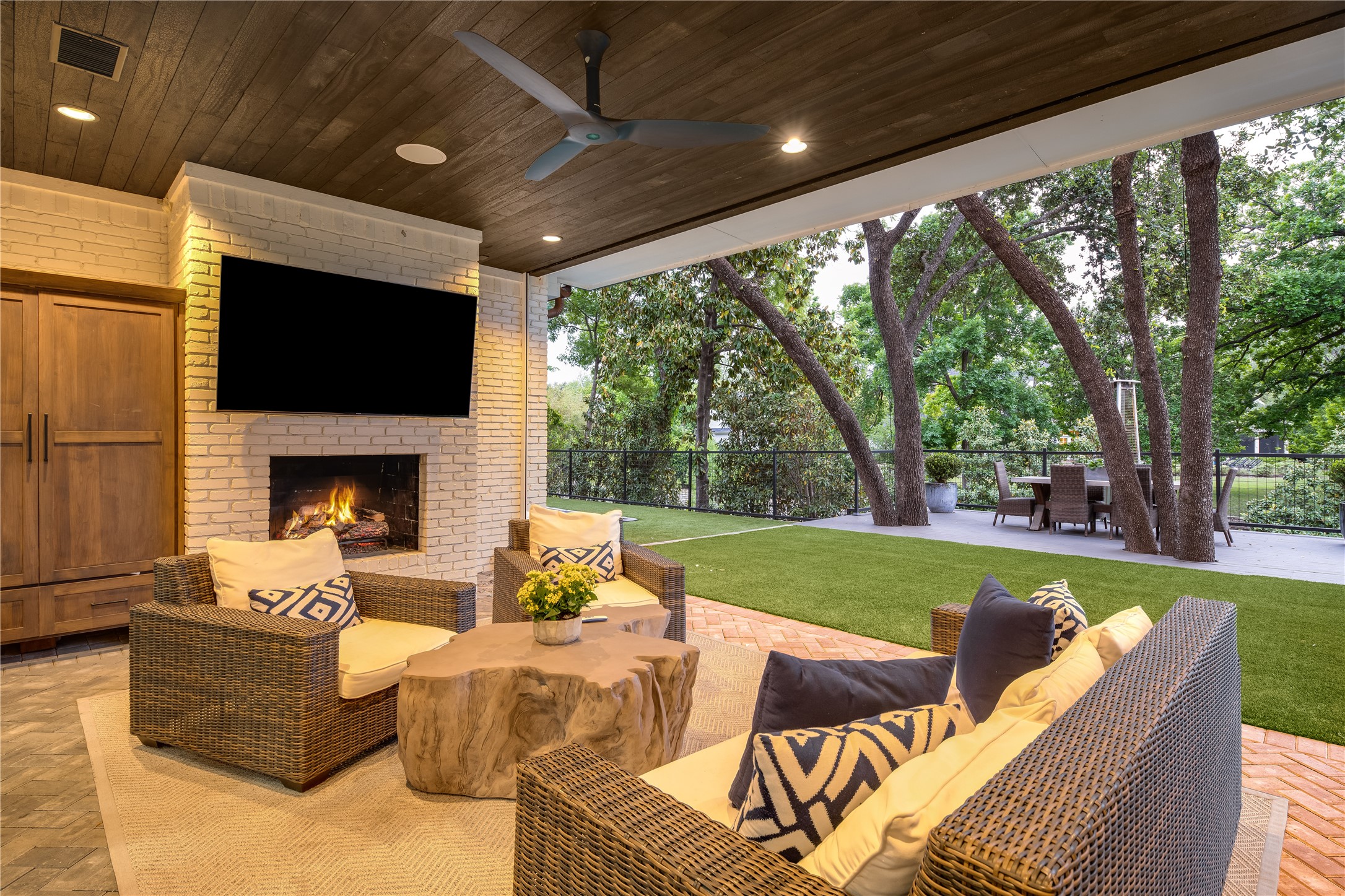 11219 Leachman Circle