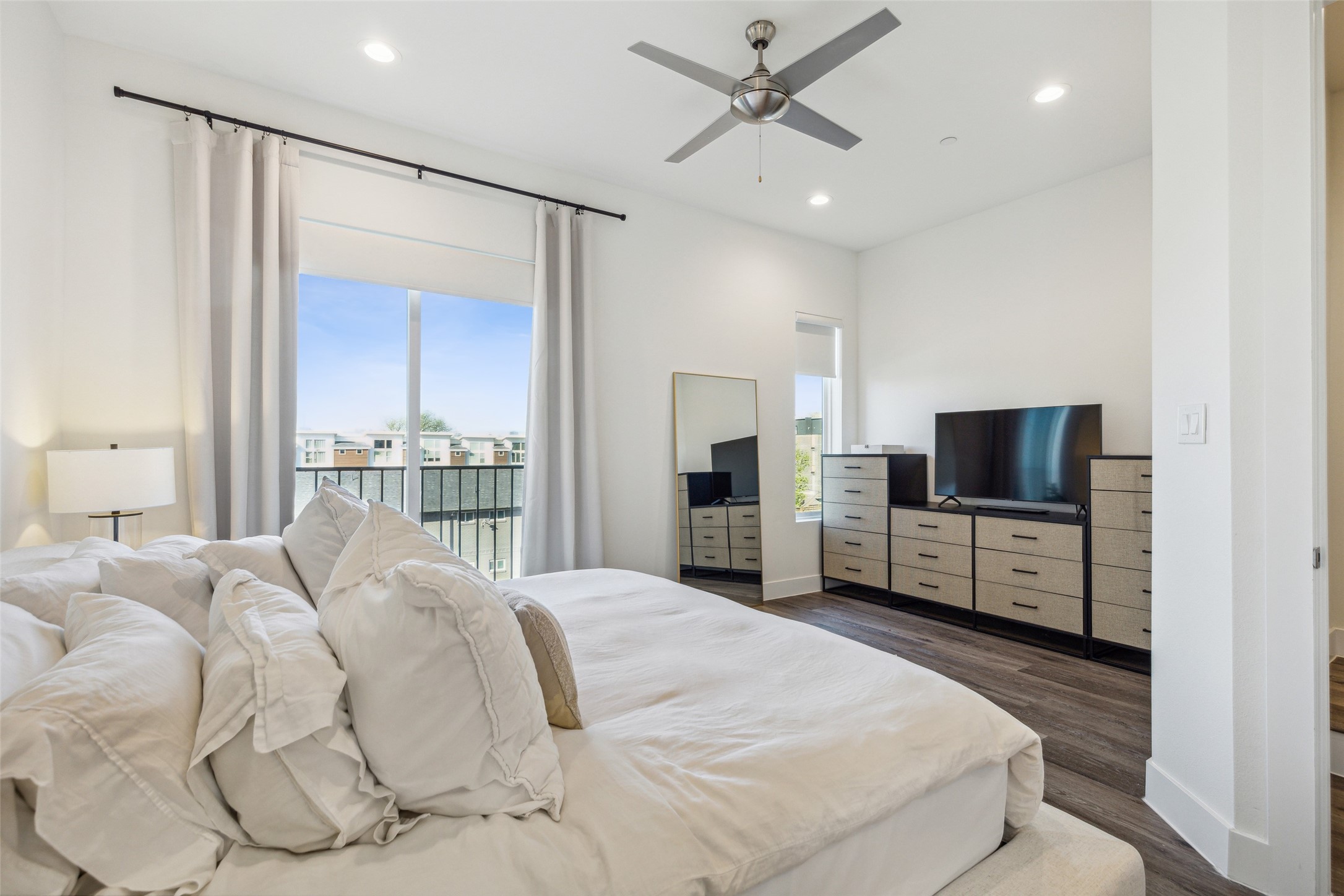 4640 Munger Avenue 107