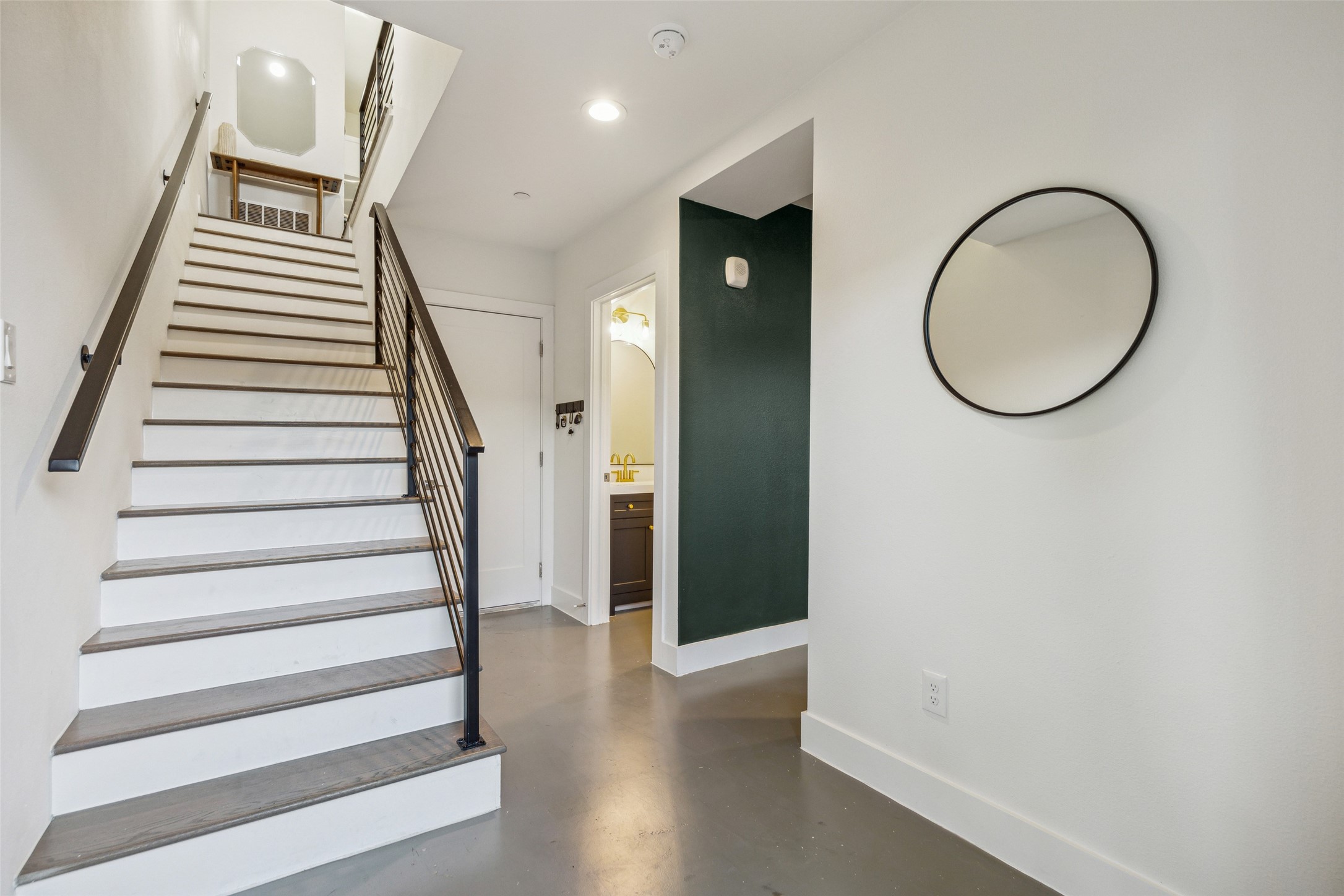 4640 Munger Avenue 107