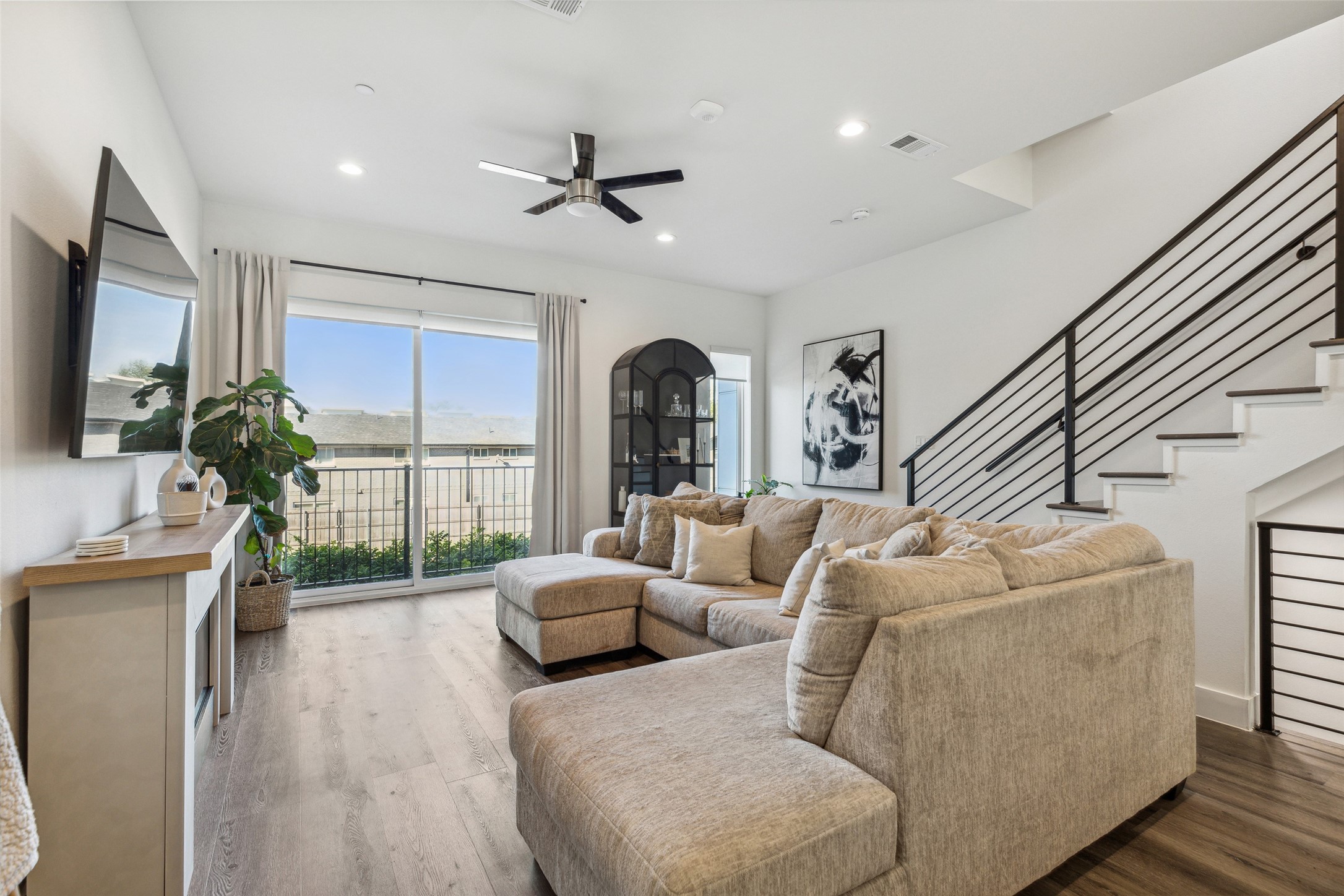 4640 Munger Avenue 107