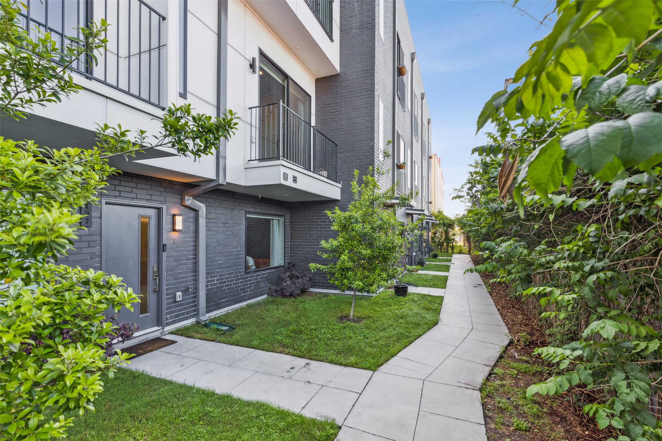 4640 Munger Avenue 107