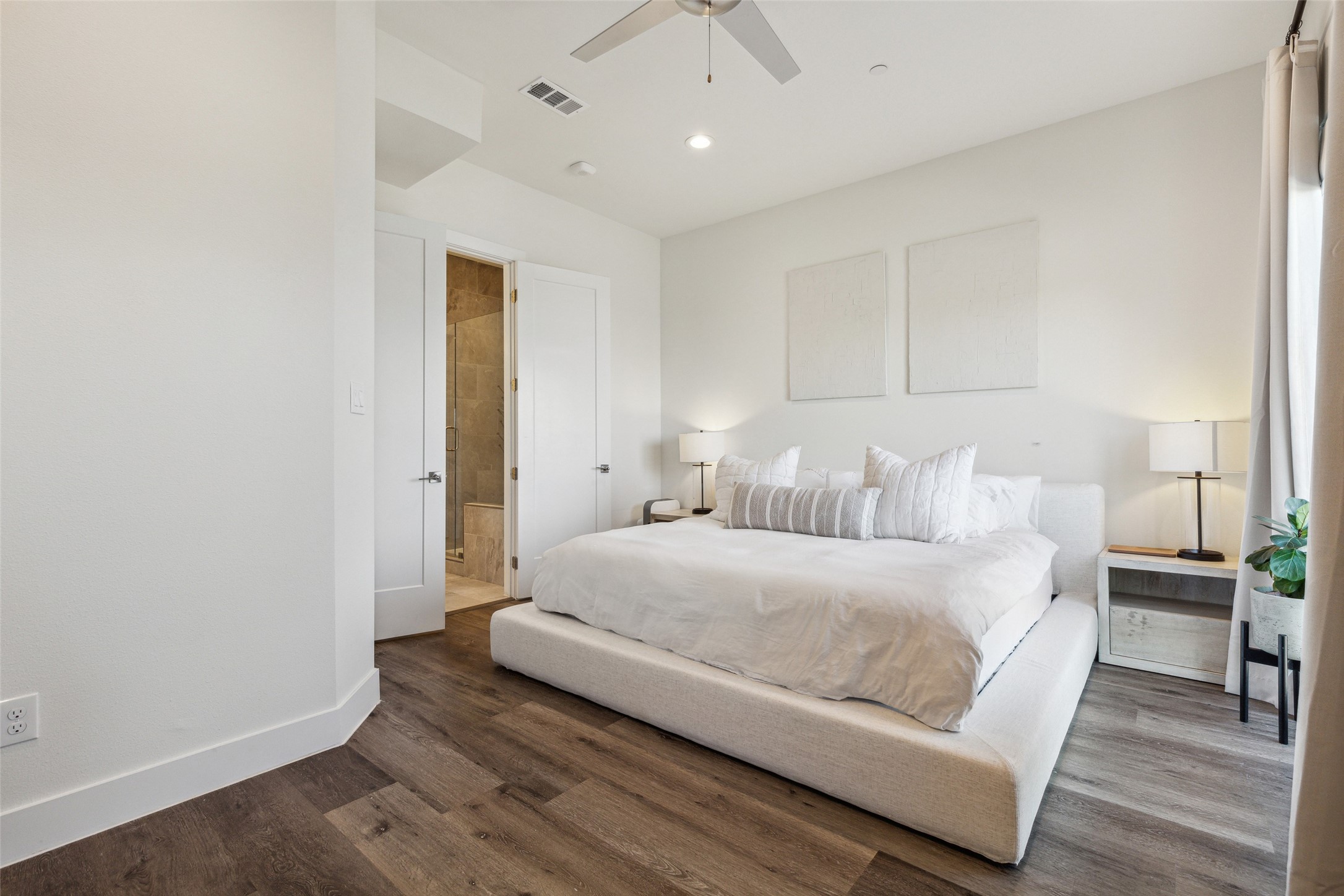 4640 Munger Avenue 107