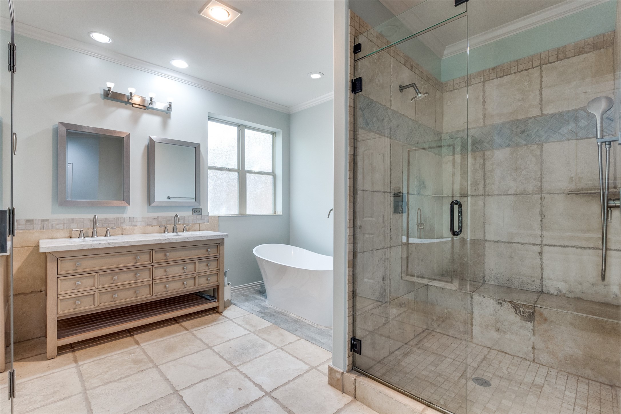 10140 Cromwell Drive