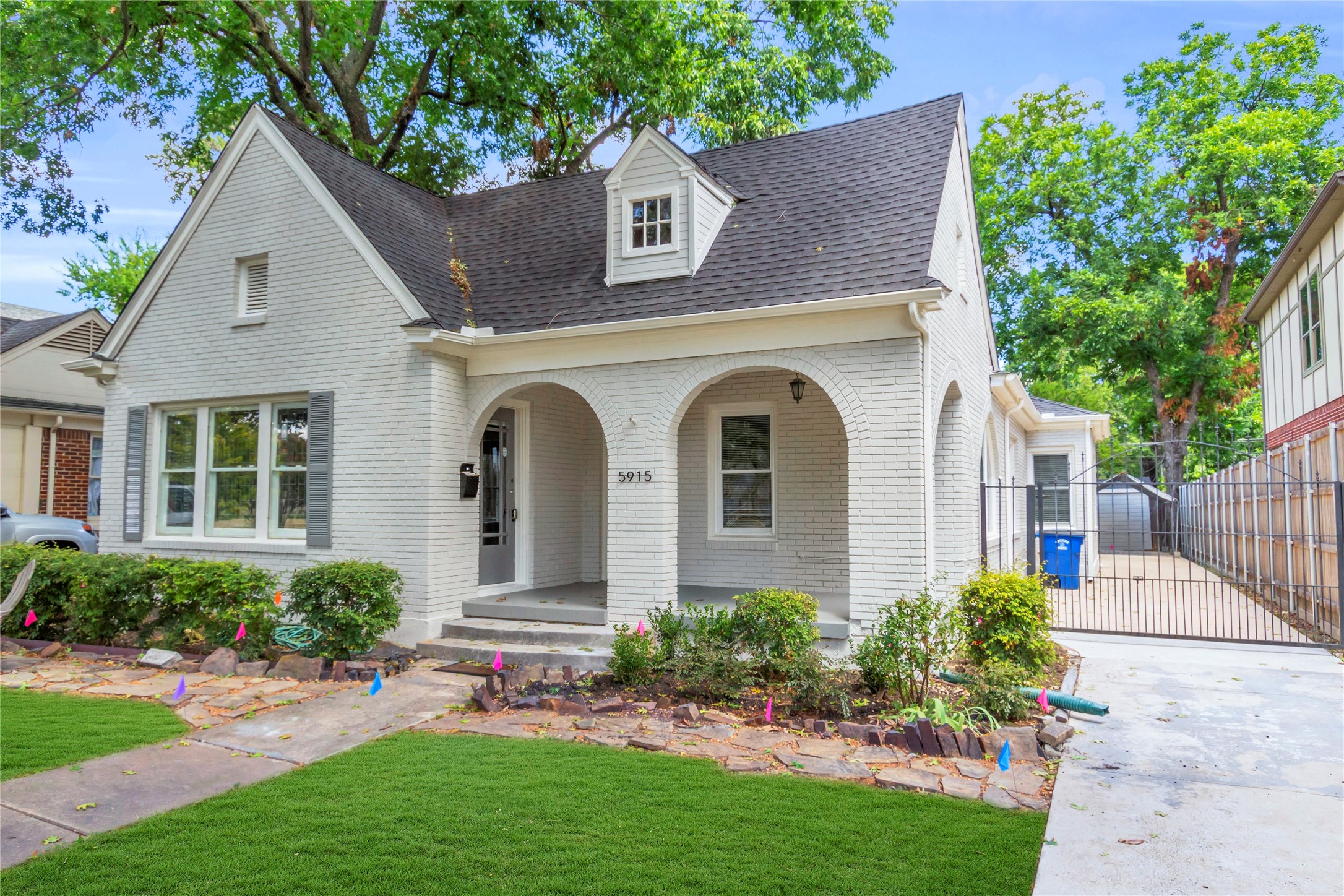 5915 Vanderbilt Avenue