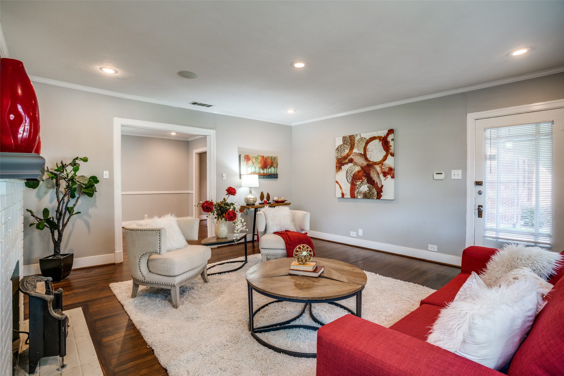 5915 Vanderbilt Avenue