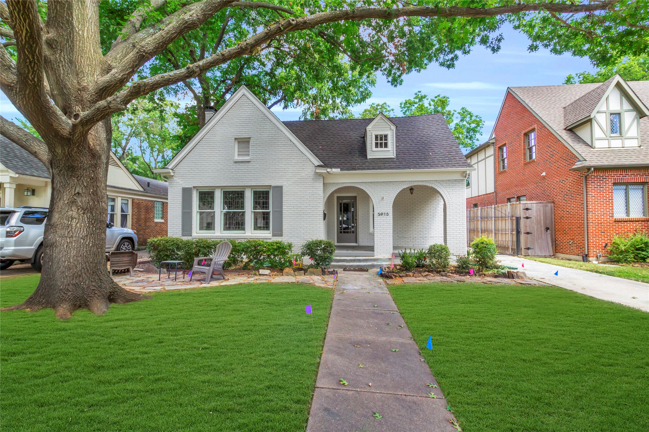 5915 Vanderbilt Avenue
