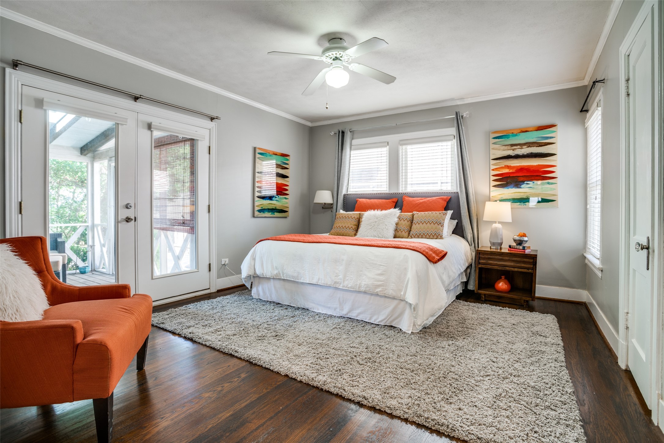 5915 Vanderbilt Avenue