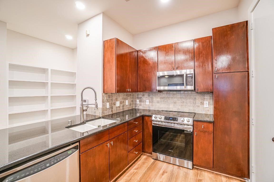 2950 Mckinney Avenue 208