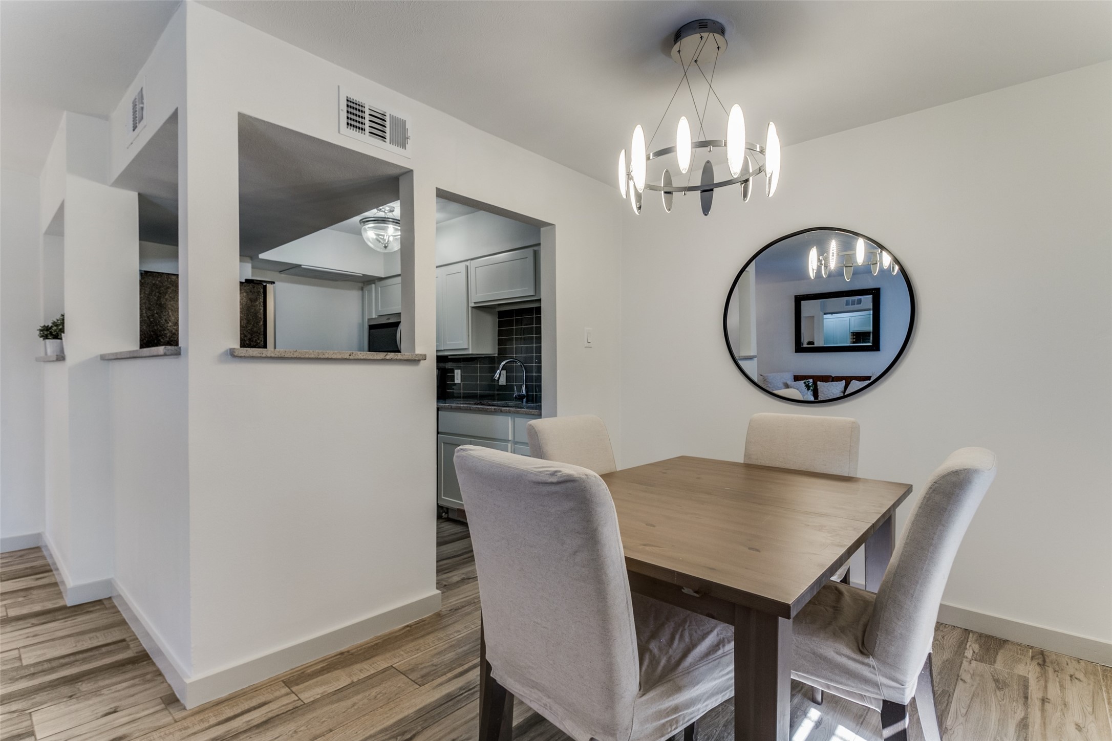 4239 McKinney Avenue 111