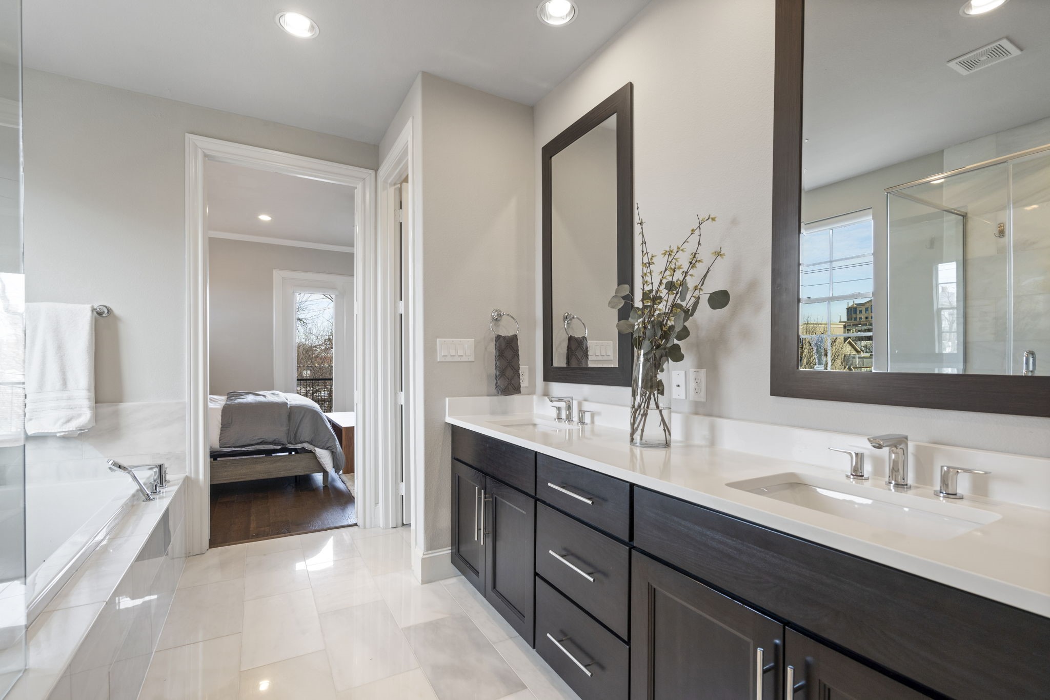 2805 Lynlock Court