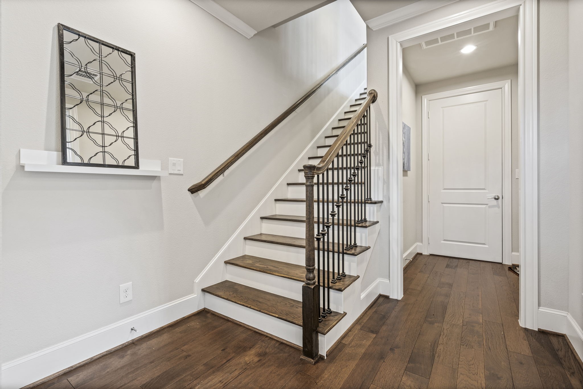 2805 Lynlock Court