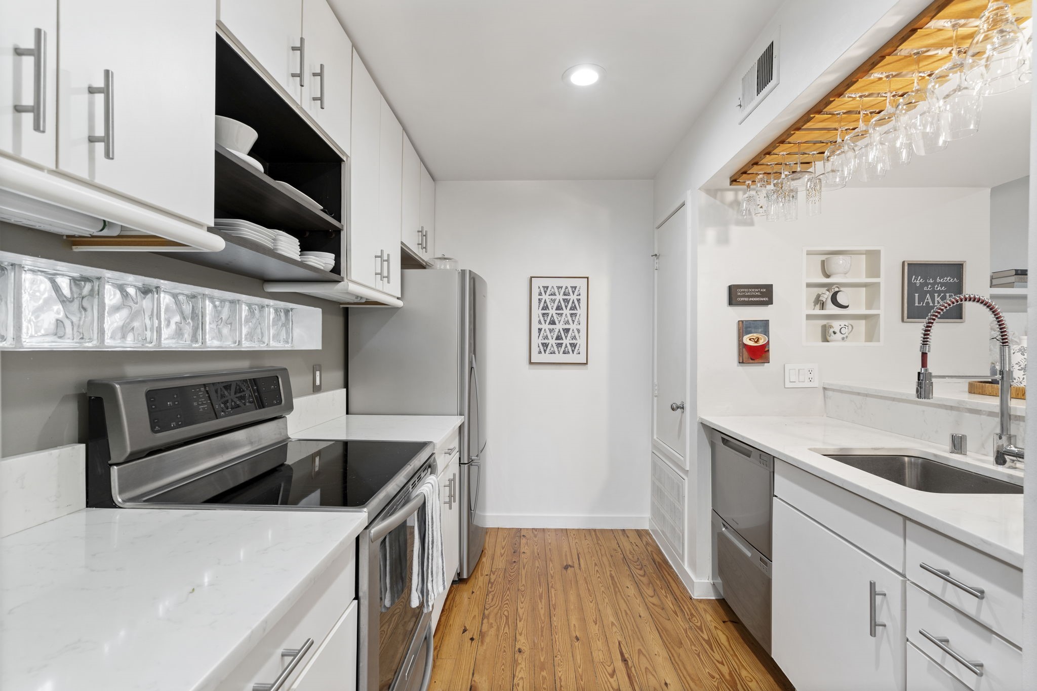 4231 Travis Street 12