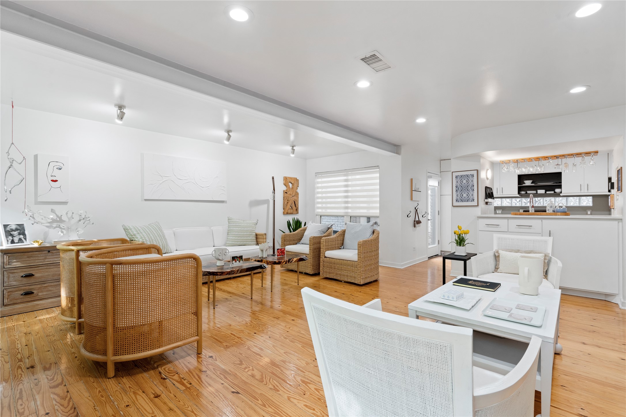 4231 Travis Street 12