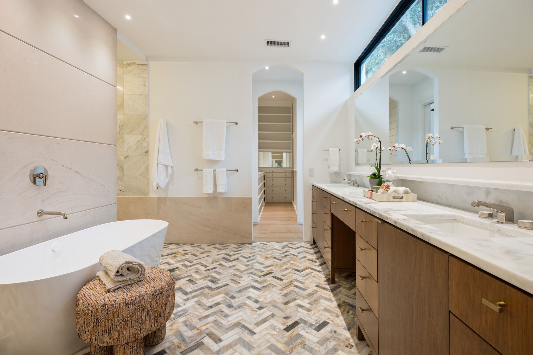 3626 Edgewater Street