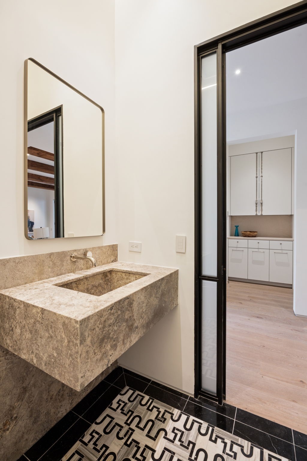 3626 Edgewater Street