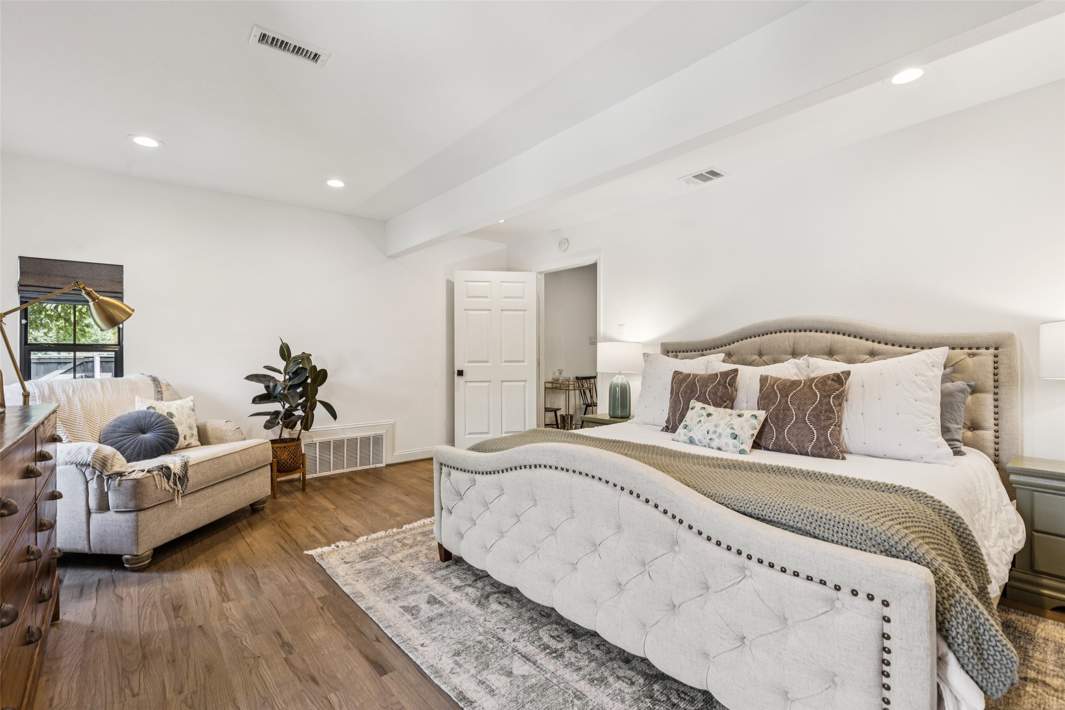 6619 Aintree Circle