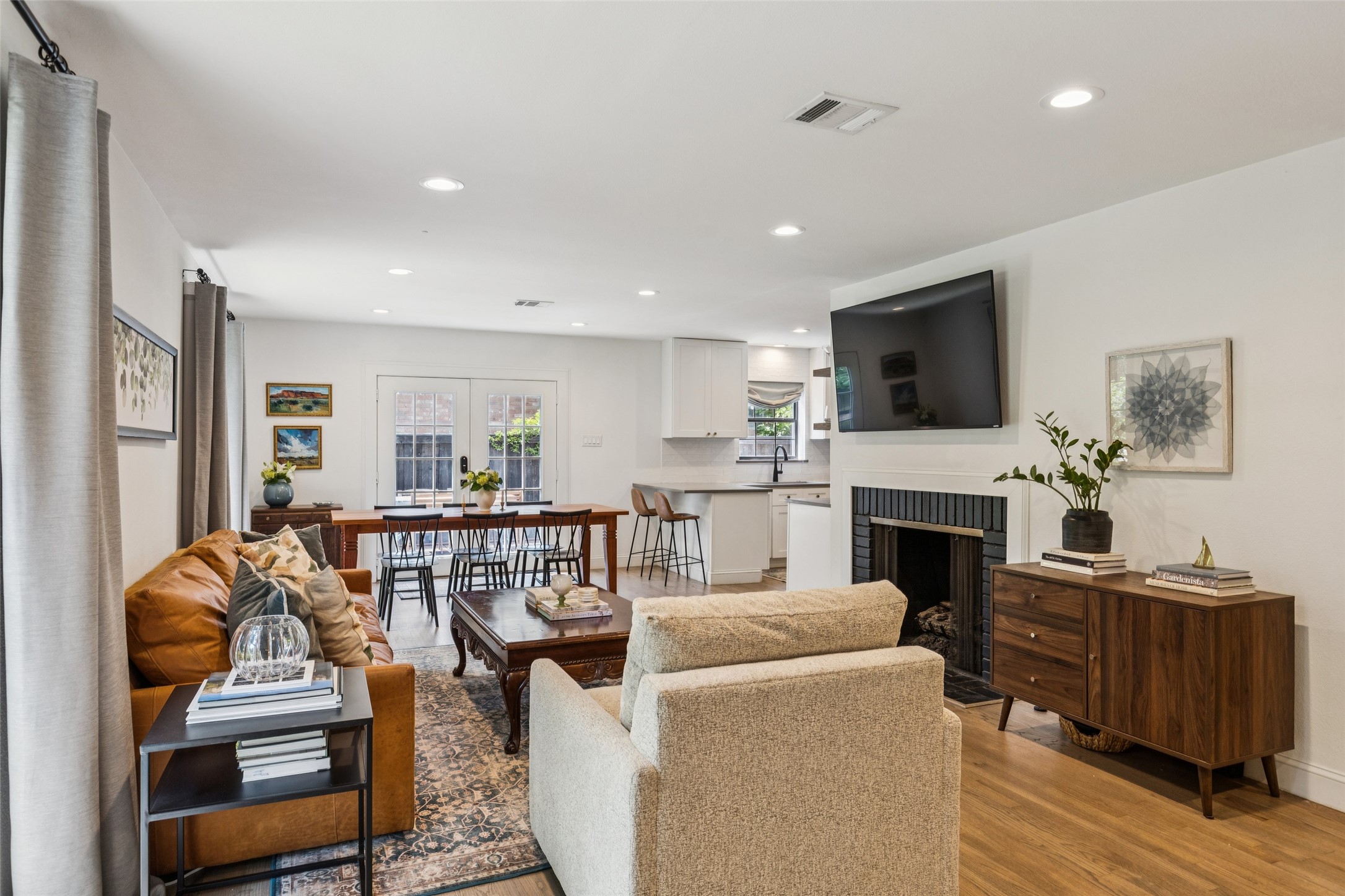 6619 Aintree Circle