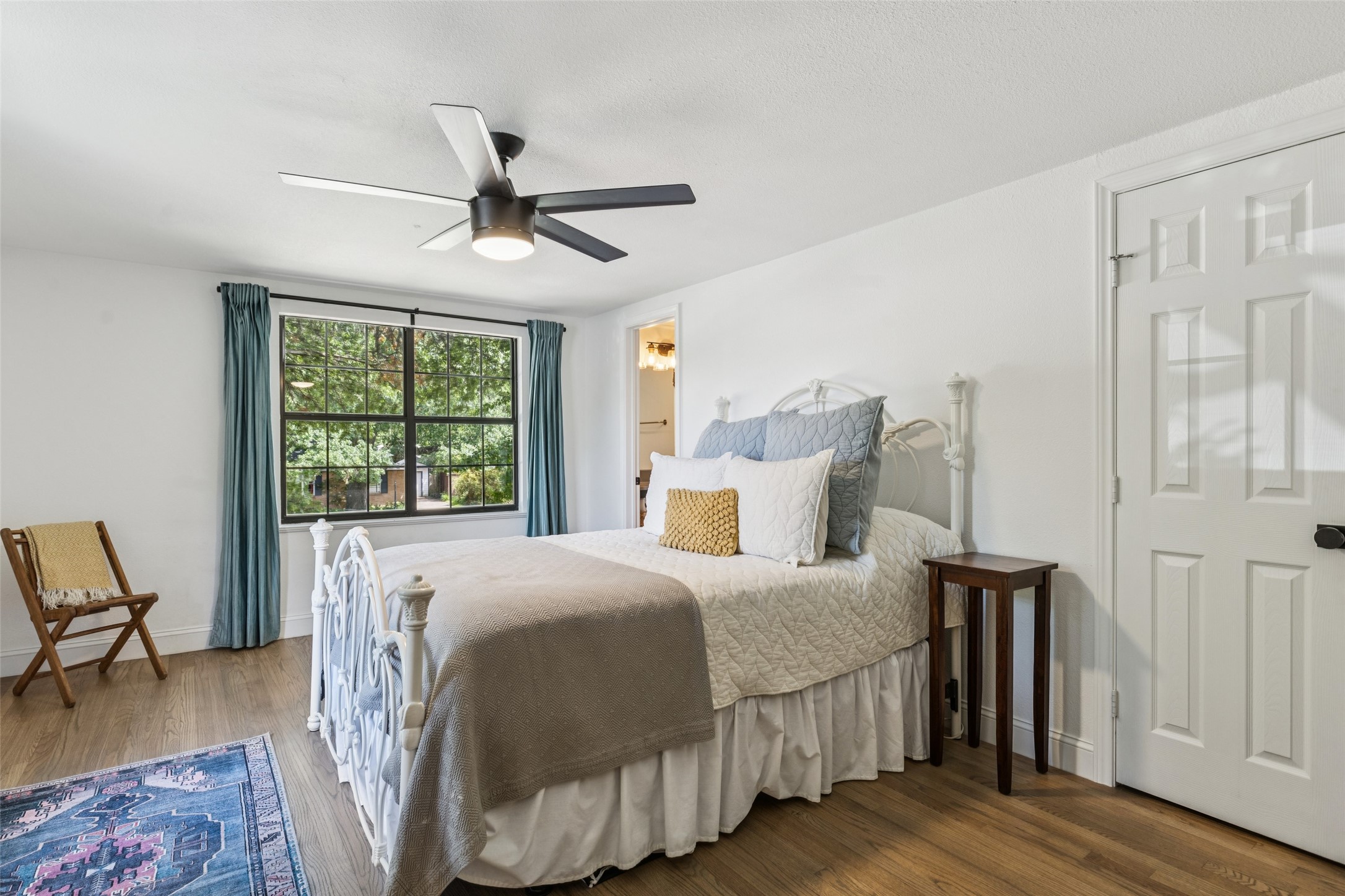 6619 Aintree Circle