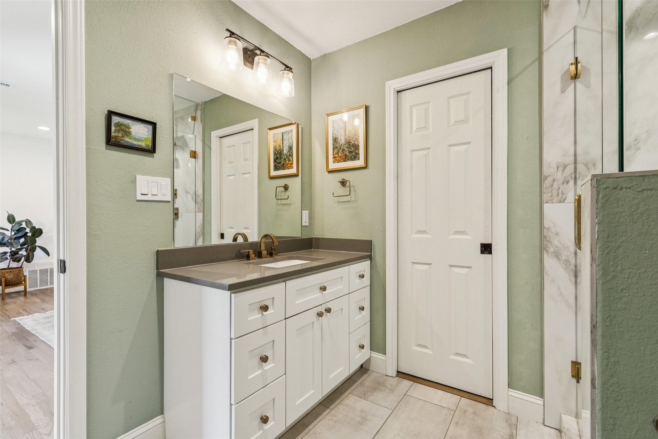 6619 Aintree Circle