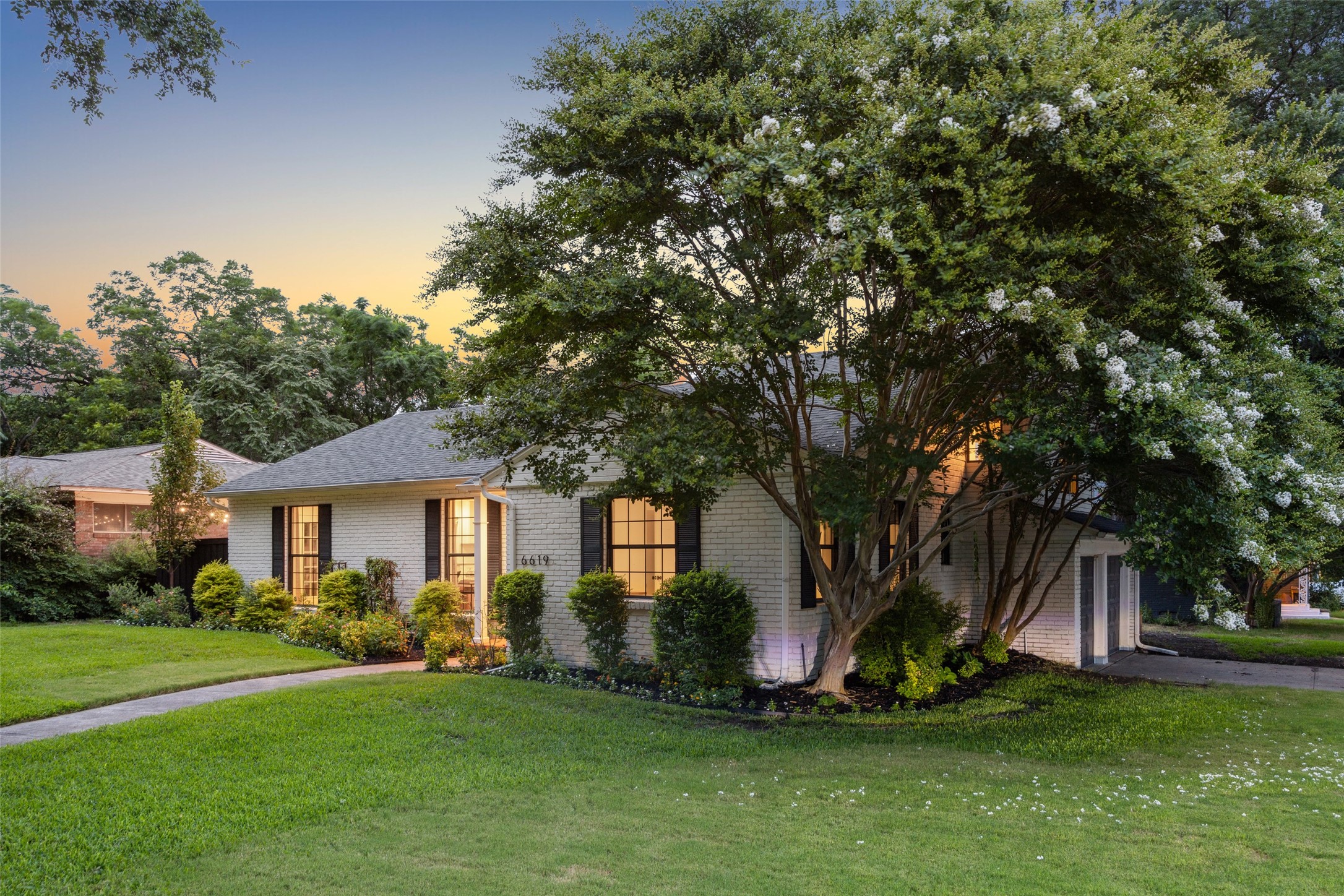 6619 Aintree Circle