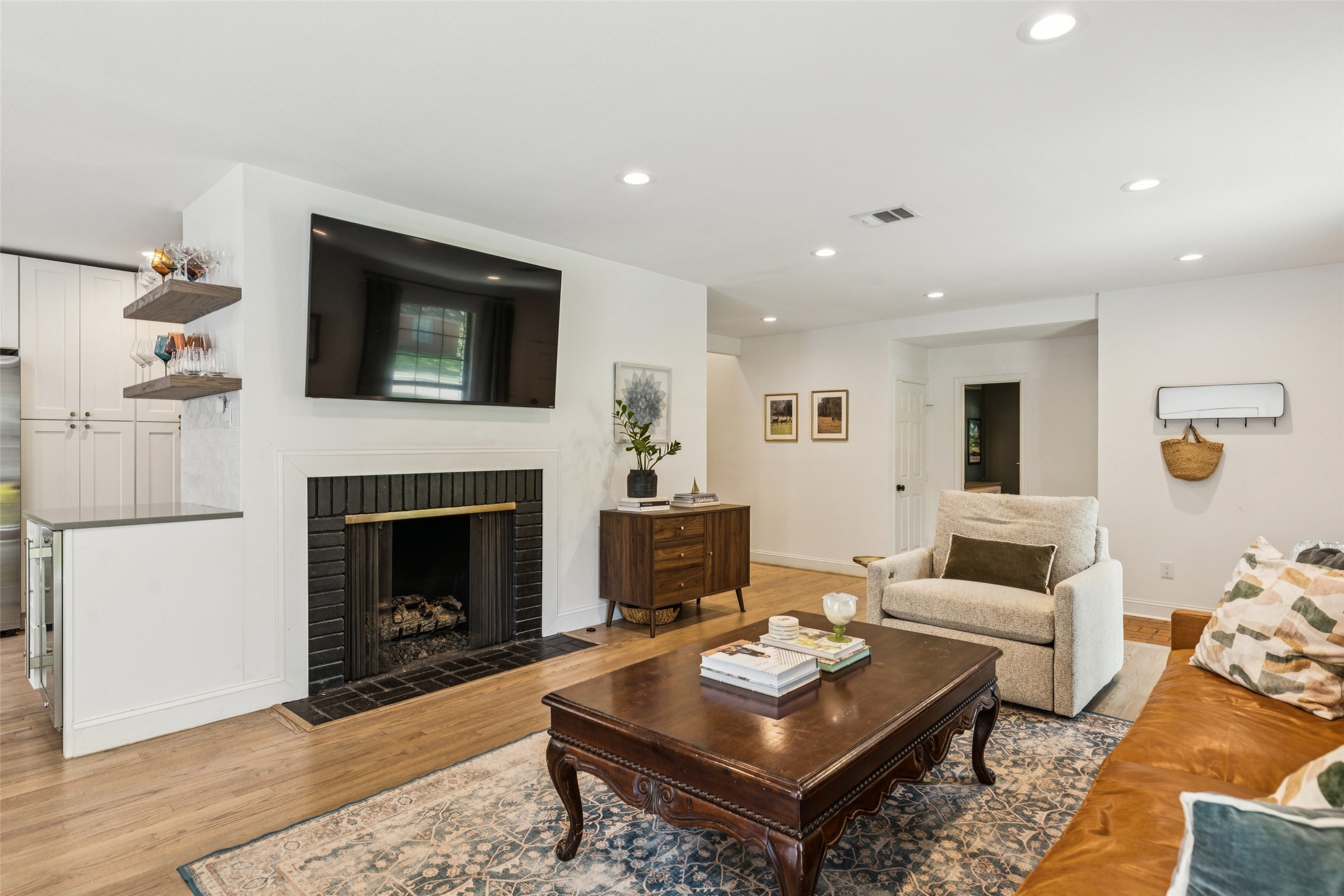 6619 Aintree Circle
