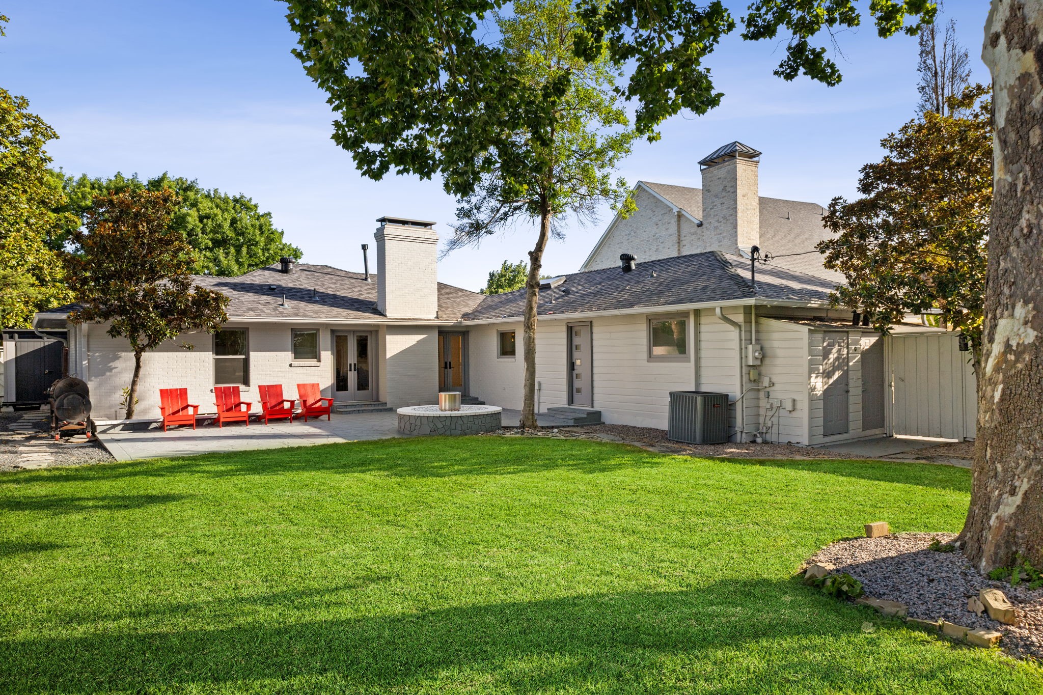 5313 Livingston Avenue