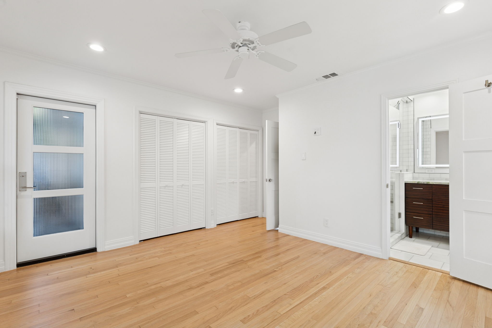 5313 Livingston Avenue