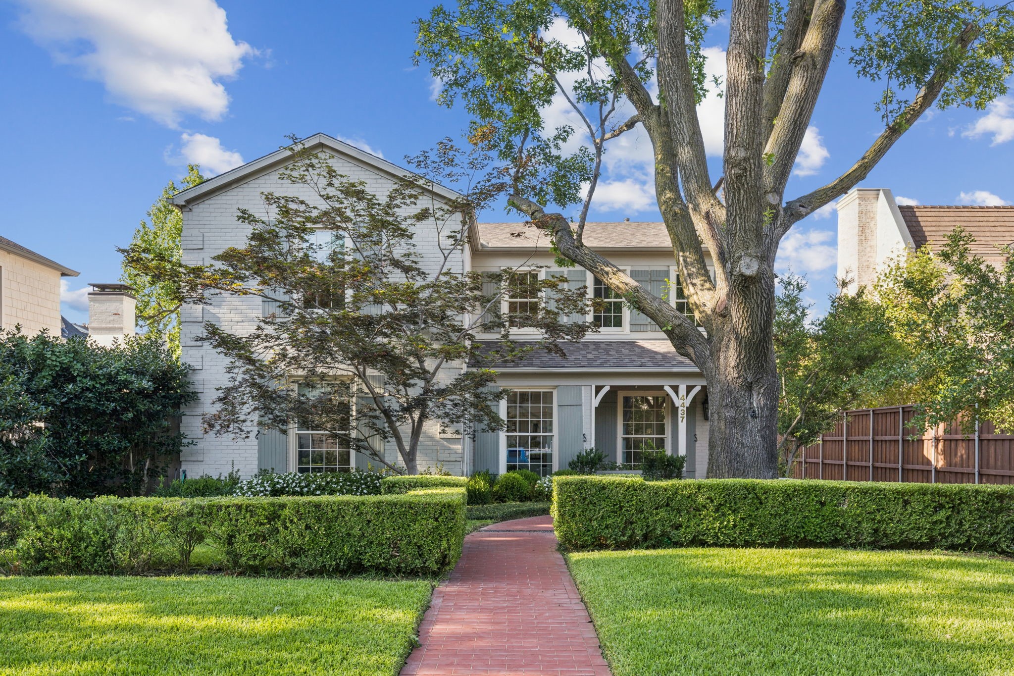 4437 Larchmont Street