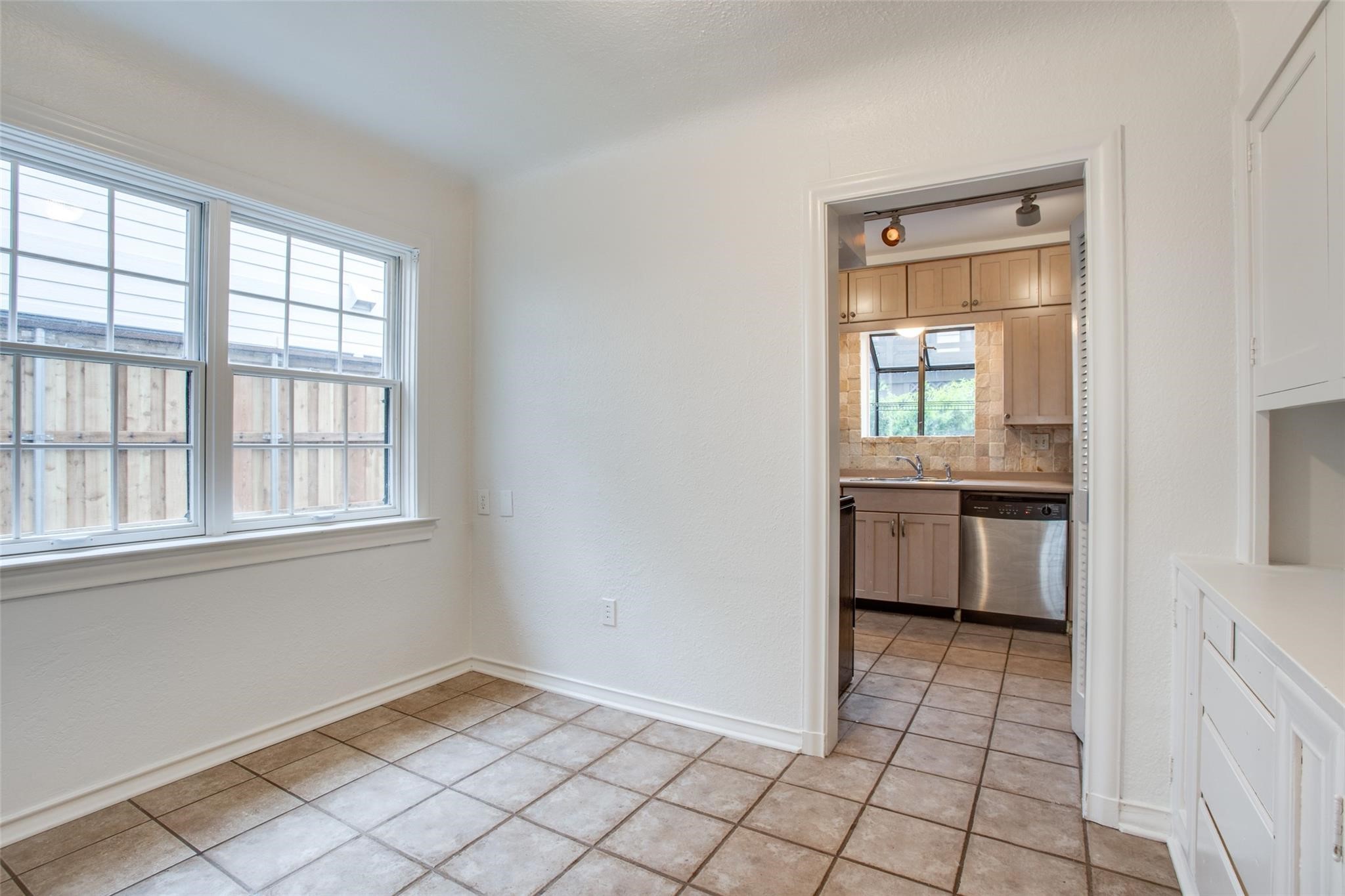 6001 Armstrong Parkway