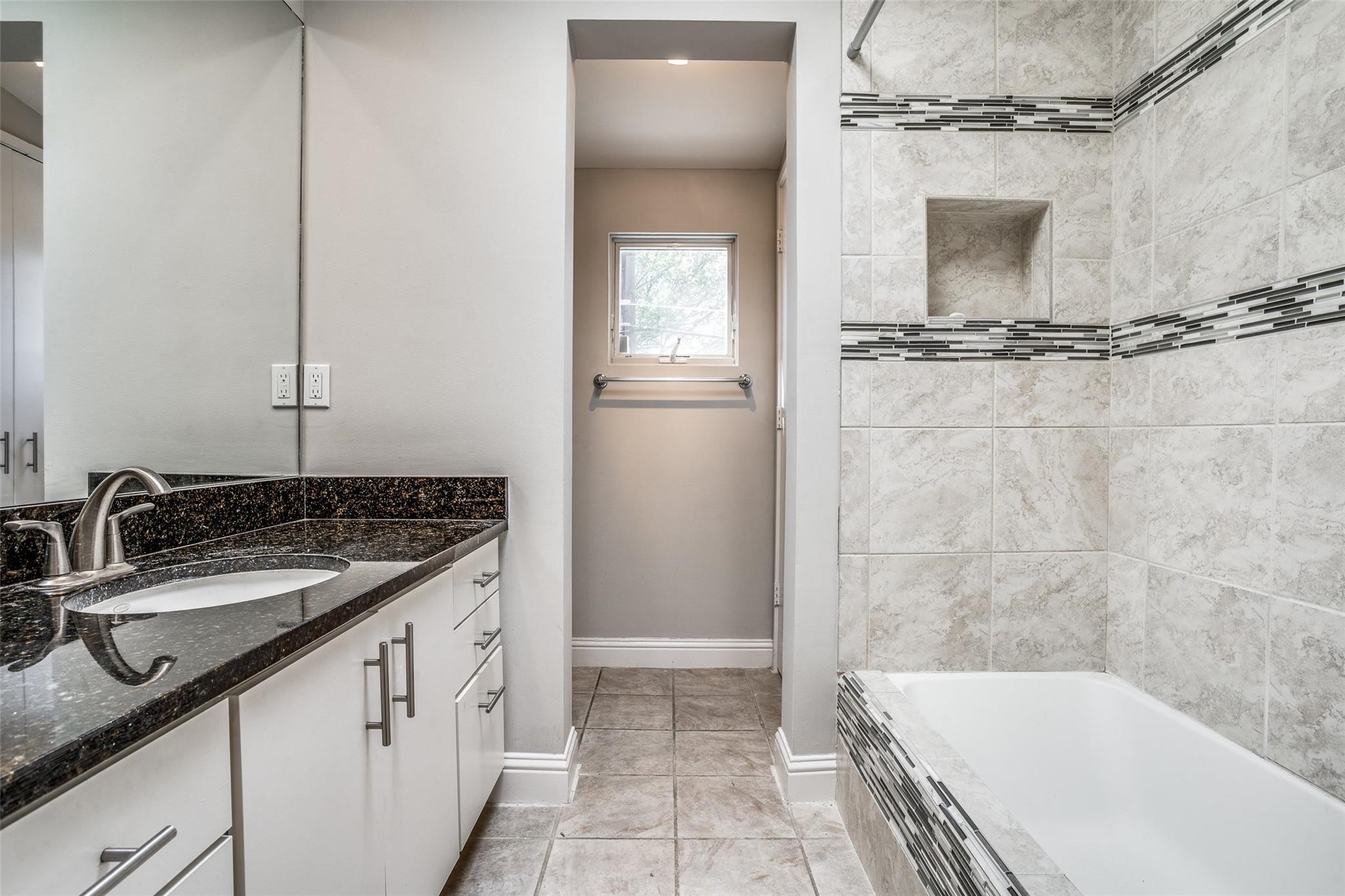 4231 Travis Street 28