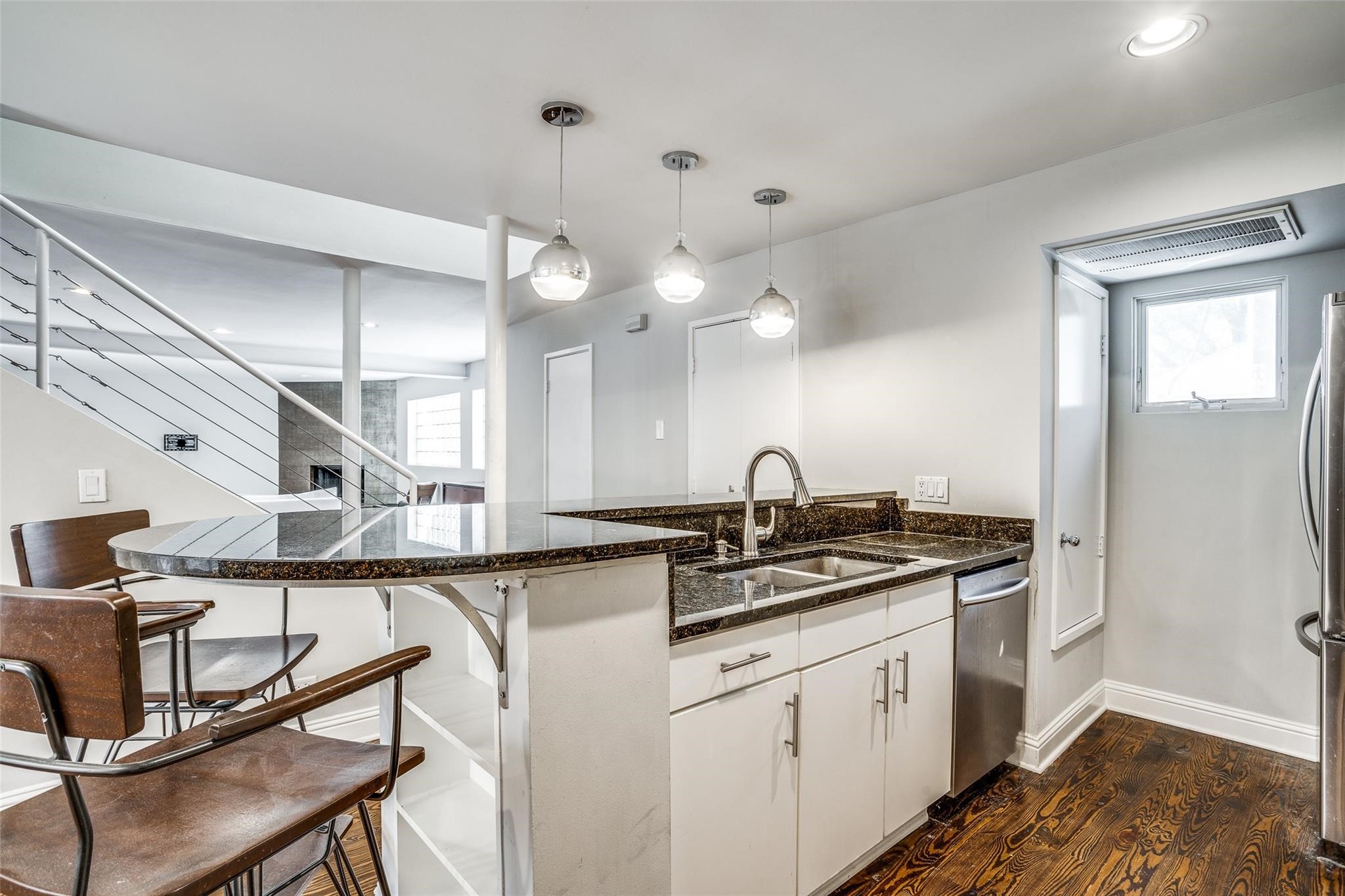 4231 Travis Street 28