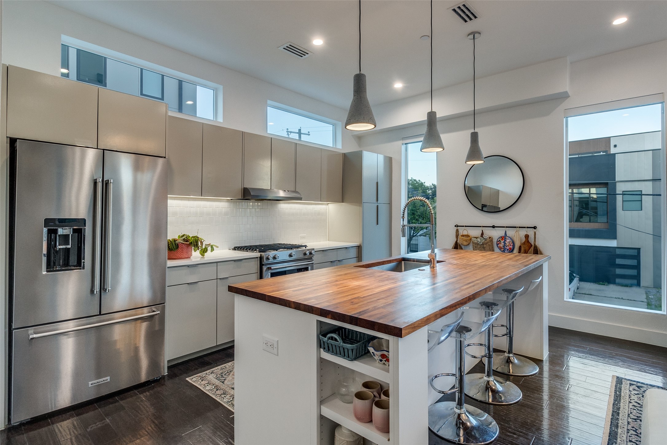 4805 Manett Street 101