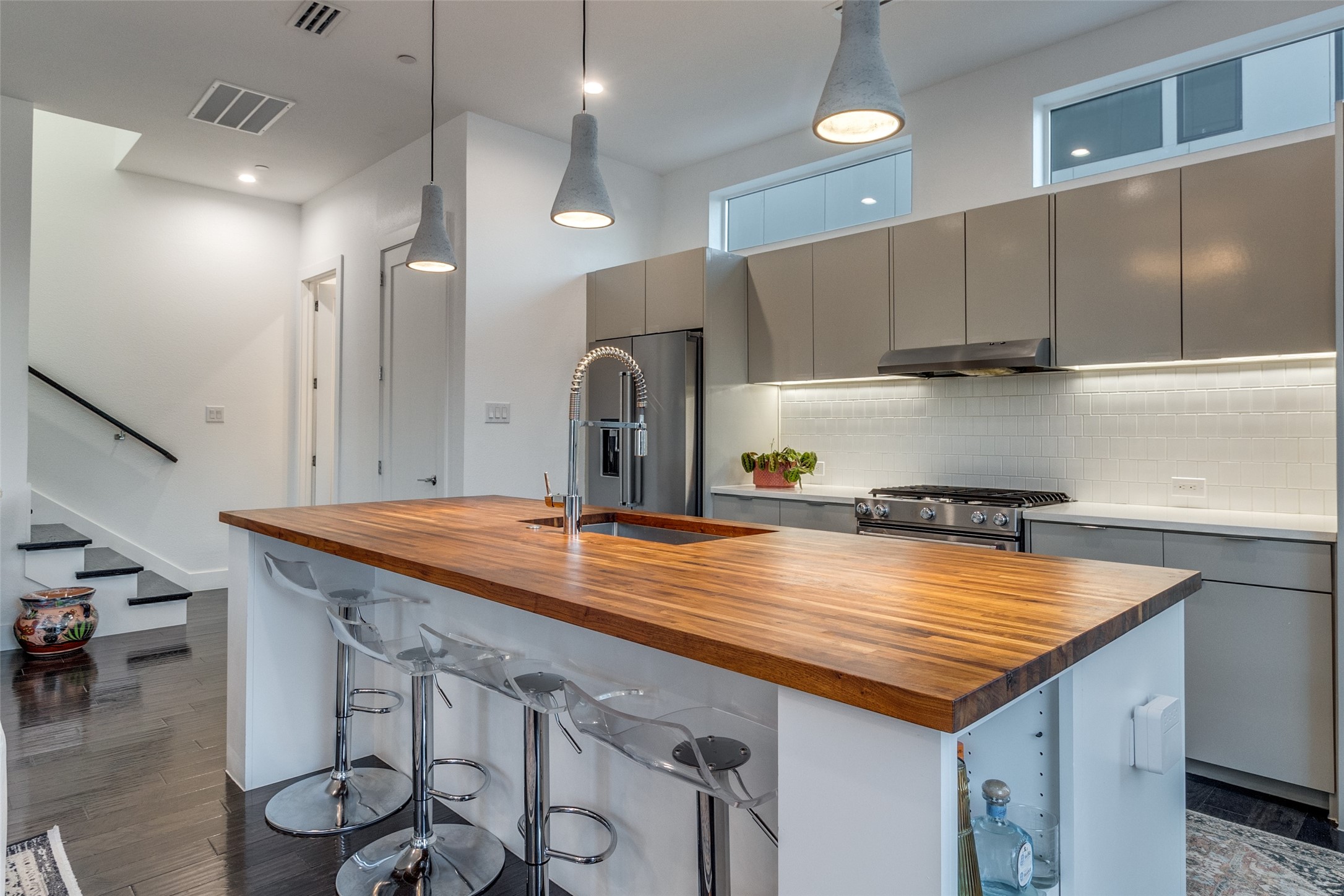 4805 Manett Street 101