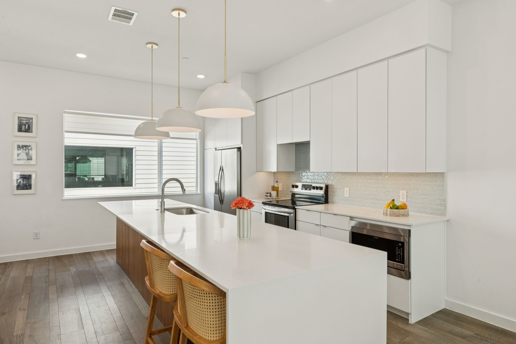 5020 Bryan Street 303