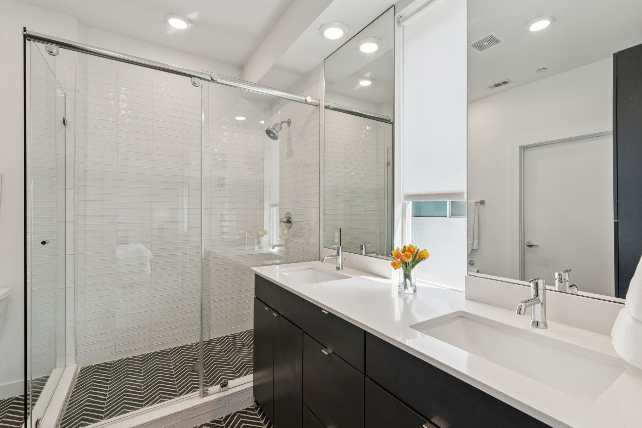 5020 Bryan Street 303