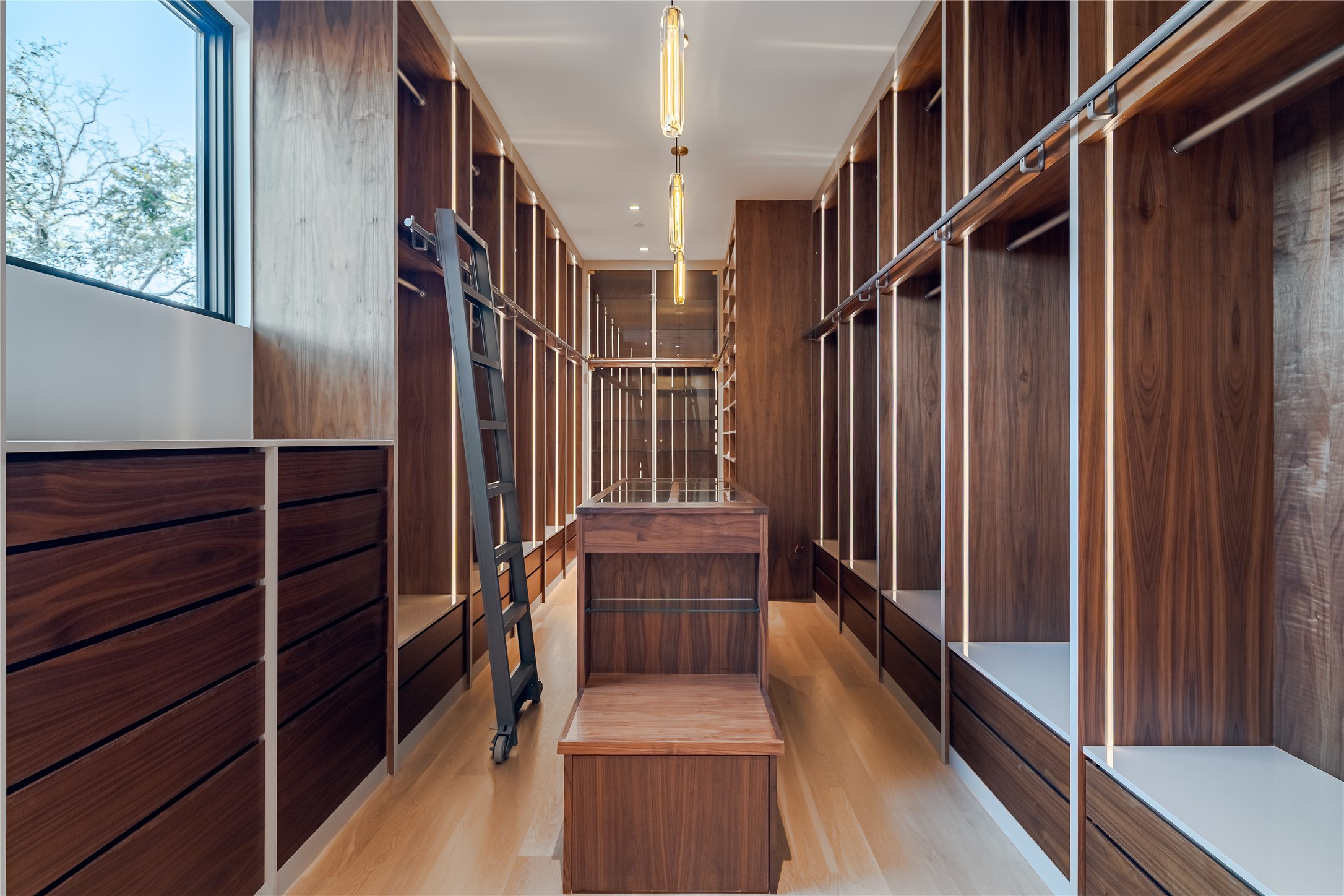 6411 Chevy Chase Avenue