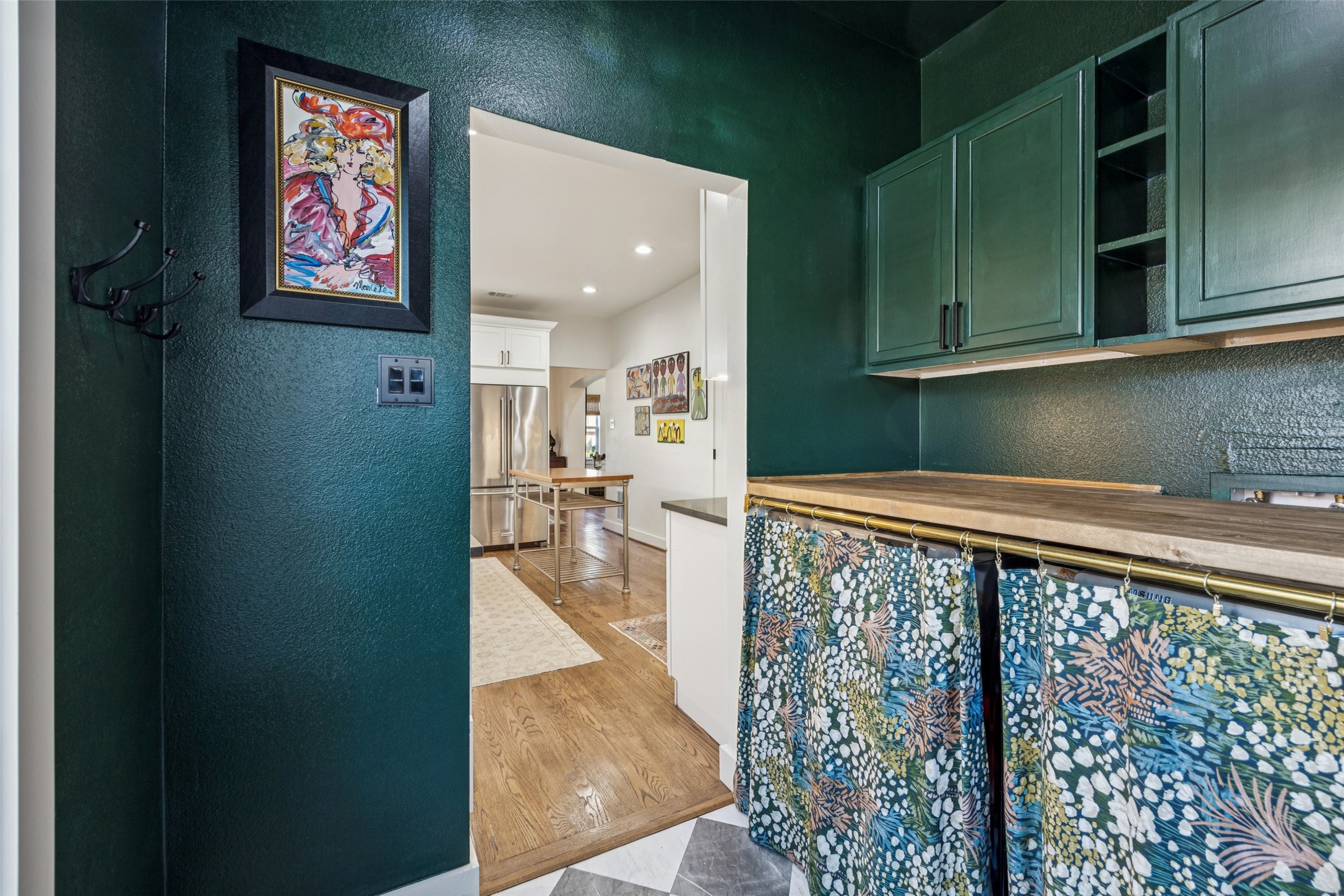 5019 Stoneleigh Avenue