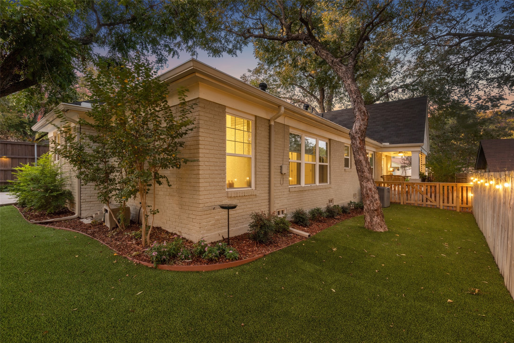 5019 Stoneleigh Avenue