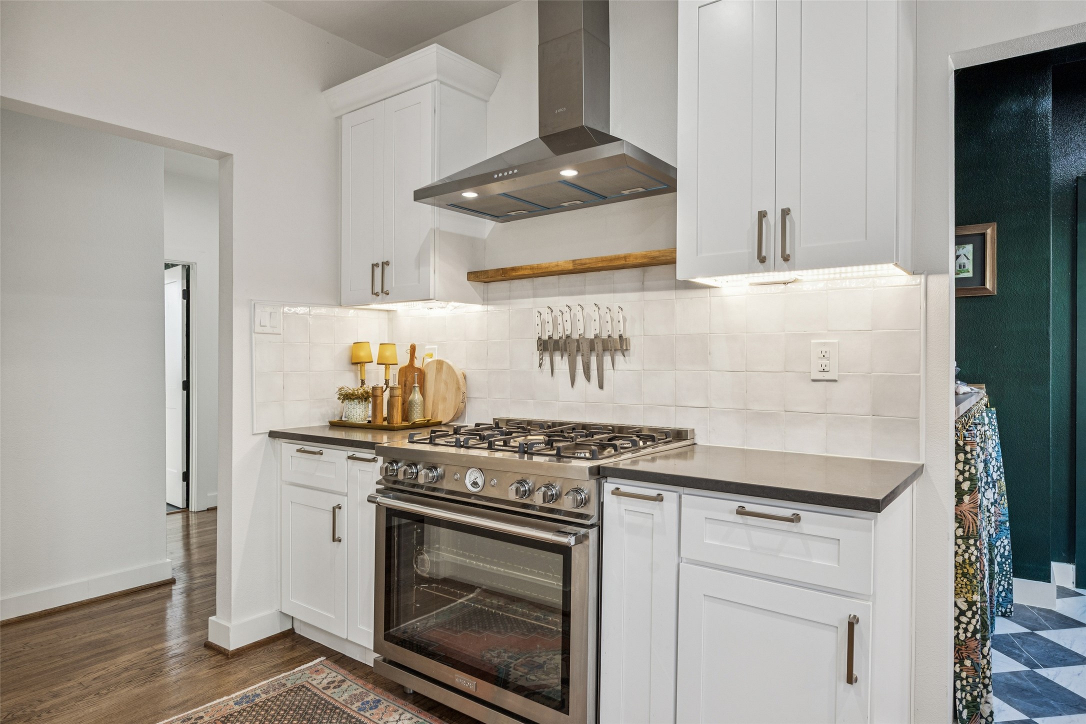 5019 Stoneleigh Avenue