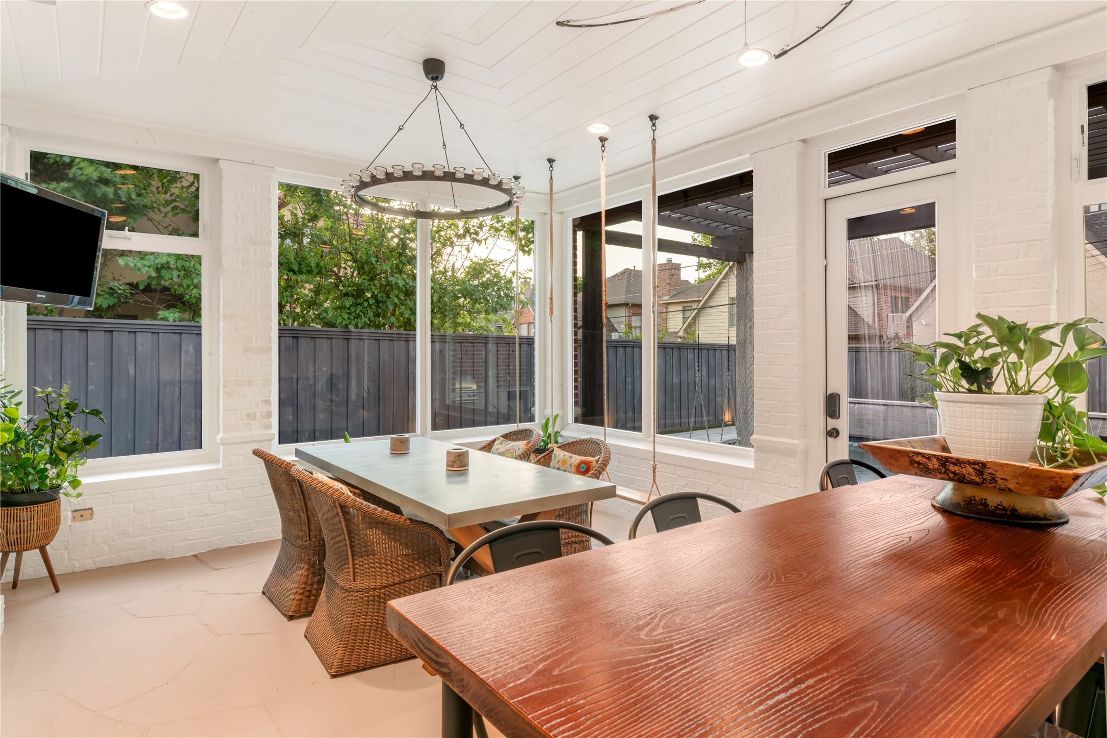 2716 Stanford Avenue