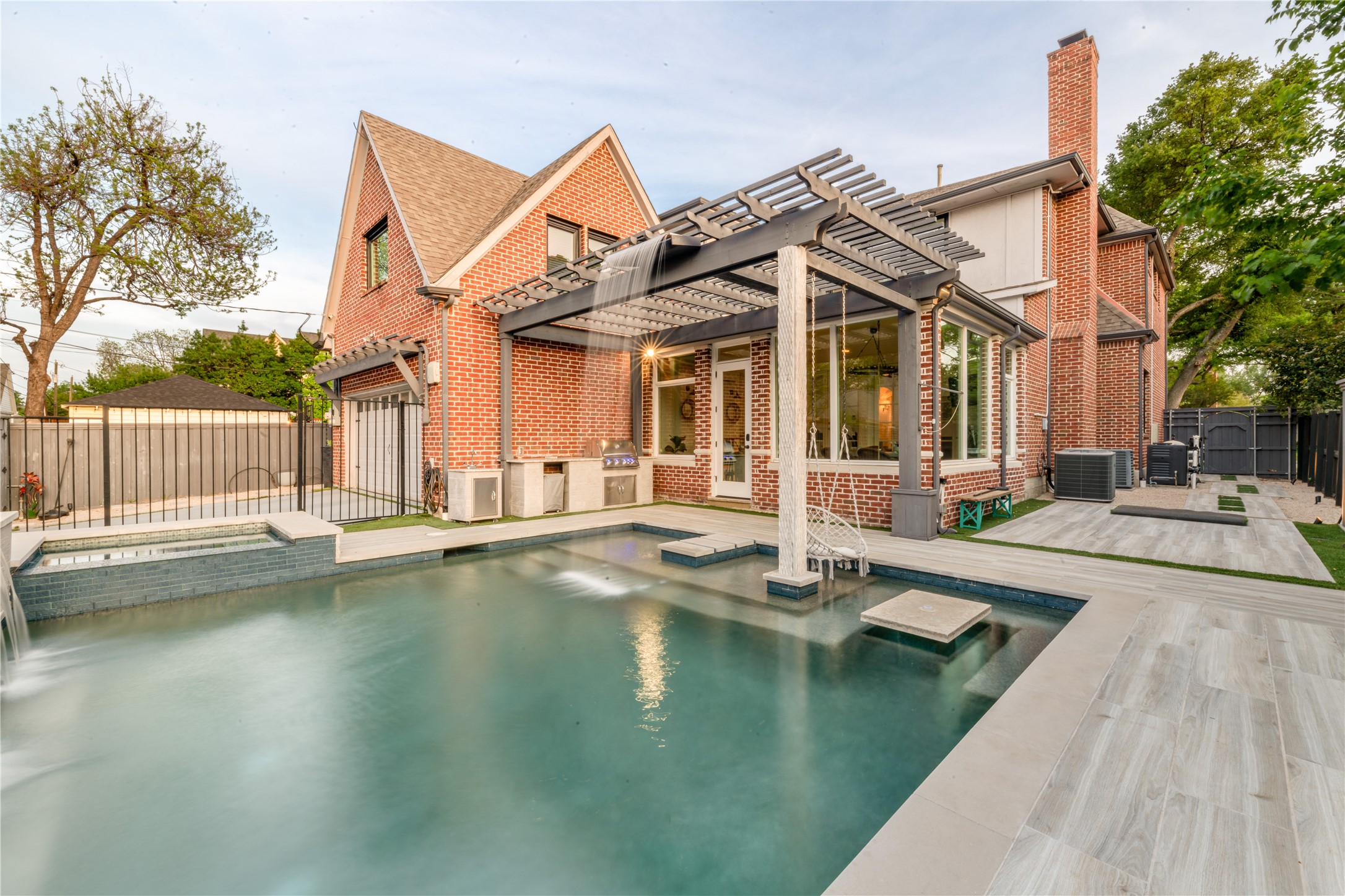 2716 Stanford Avenue