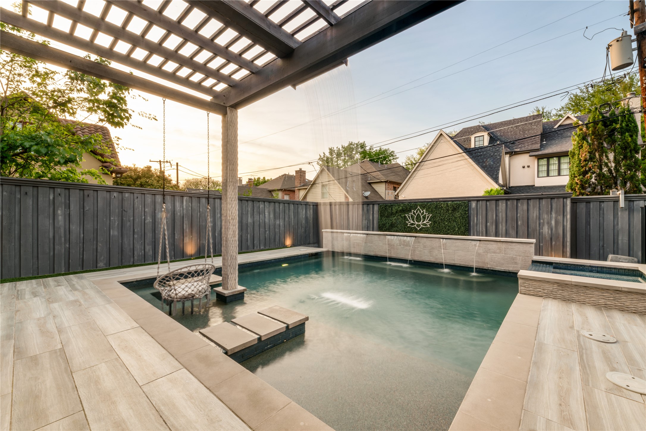 2716 Stanford Avenue