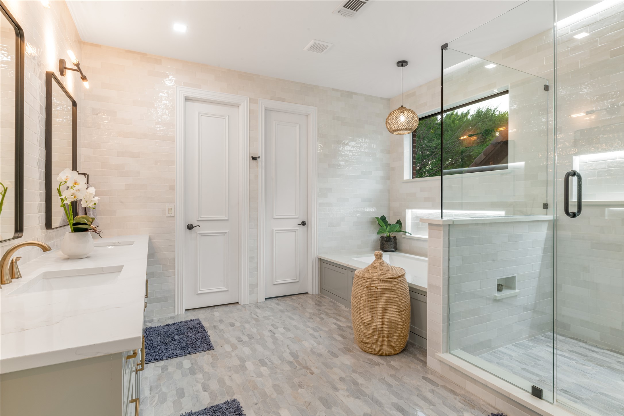 2716 Stanford Avenue